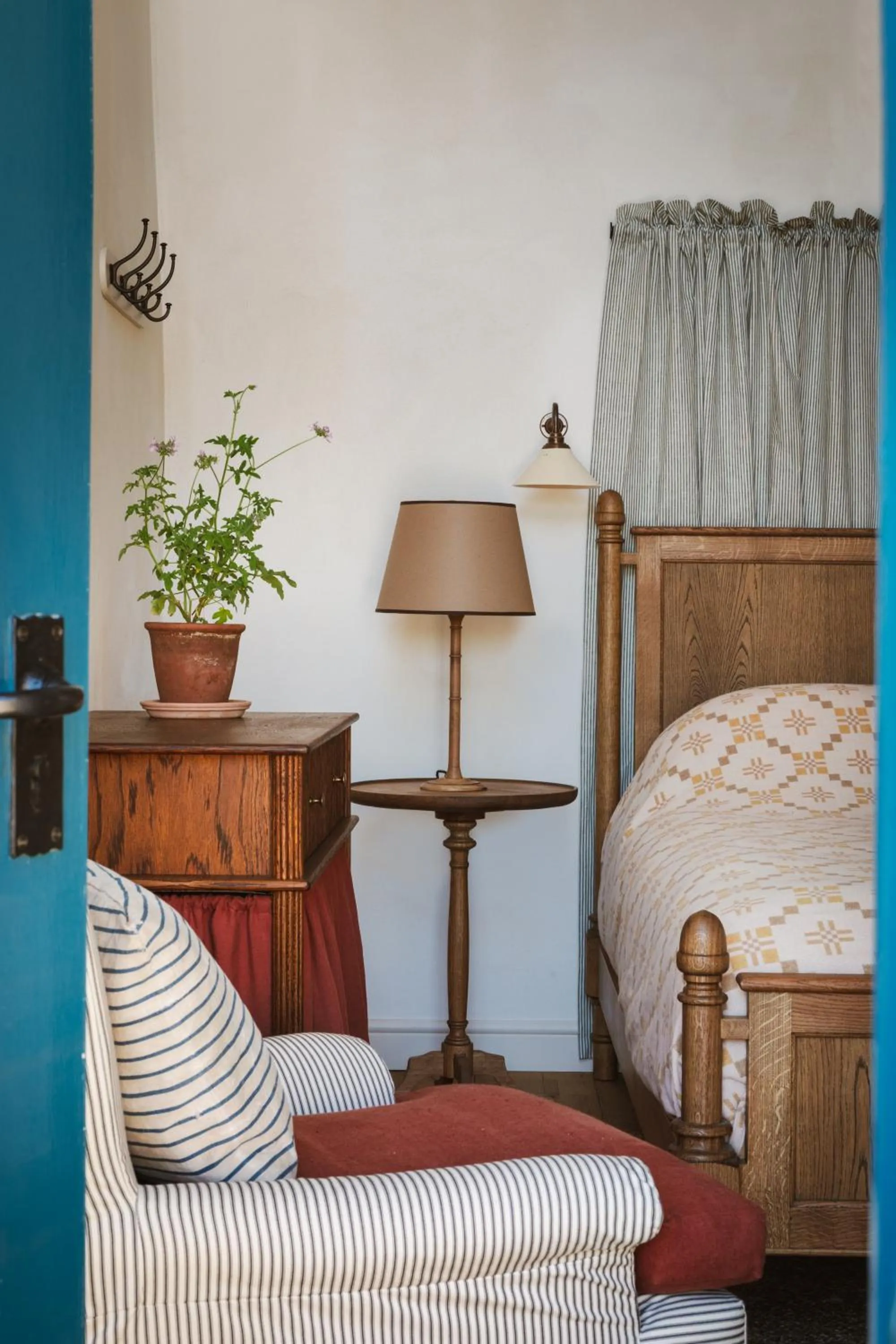 Bedroom, Bed in The Pilsley Inn - Chatsworth