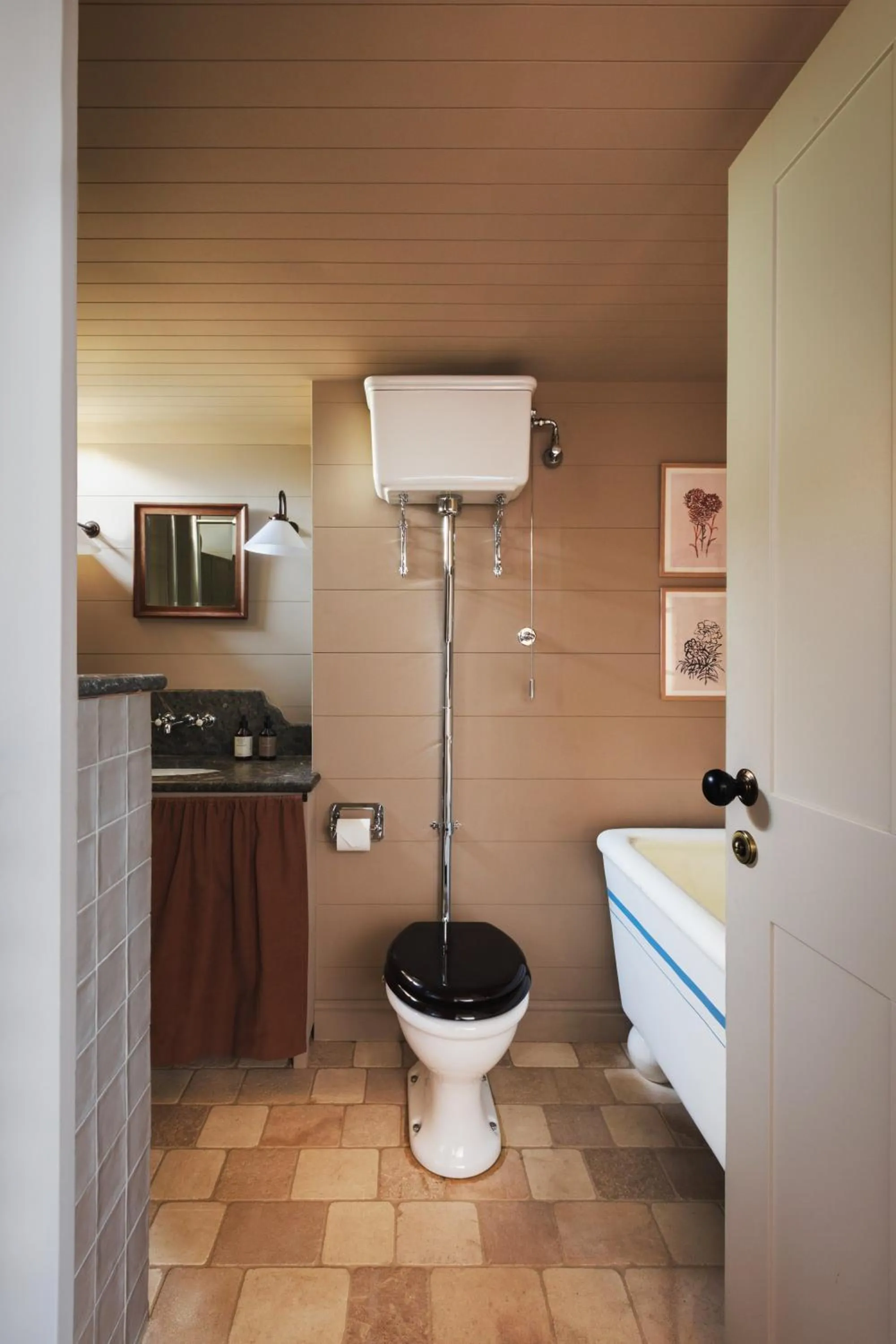 Bathroom in The Pilsley Inn - Chatsworth