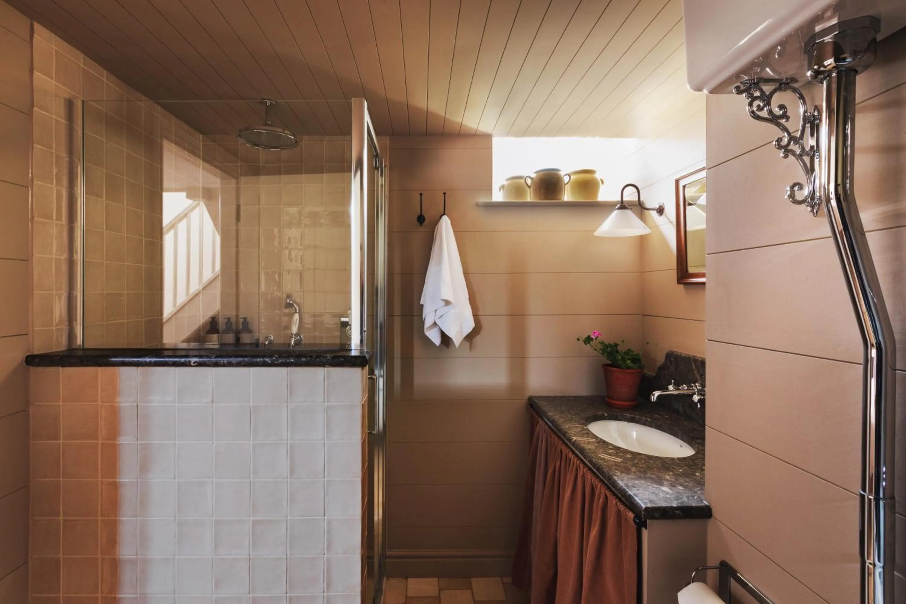 Bathroom in The Pilsley Inn - Chatsworth