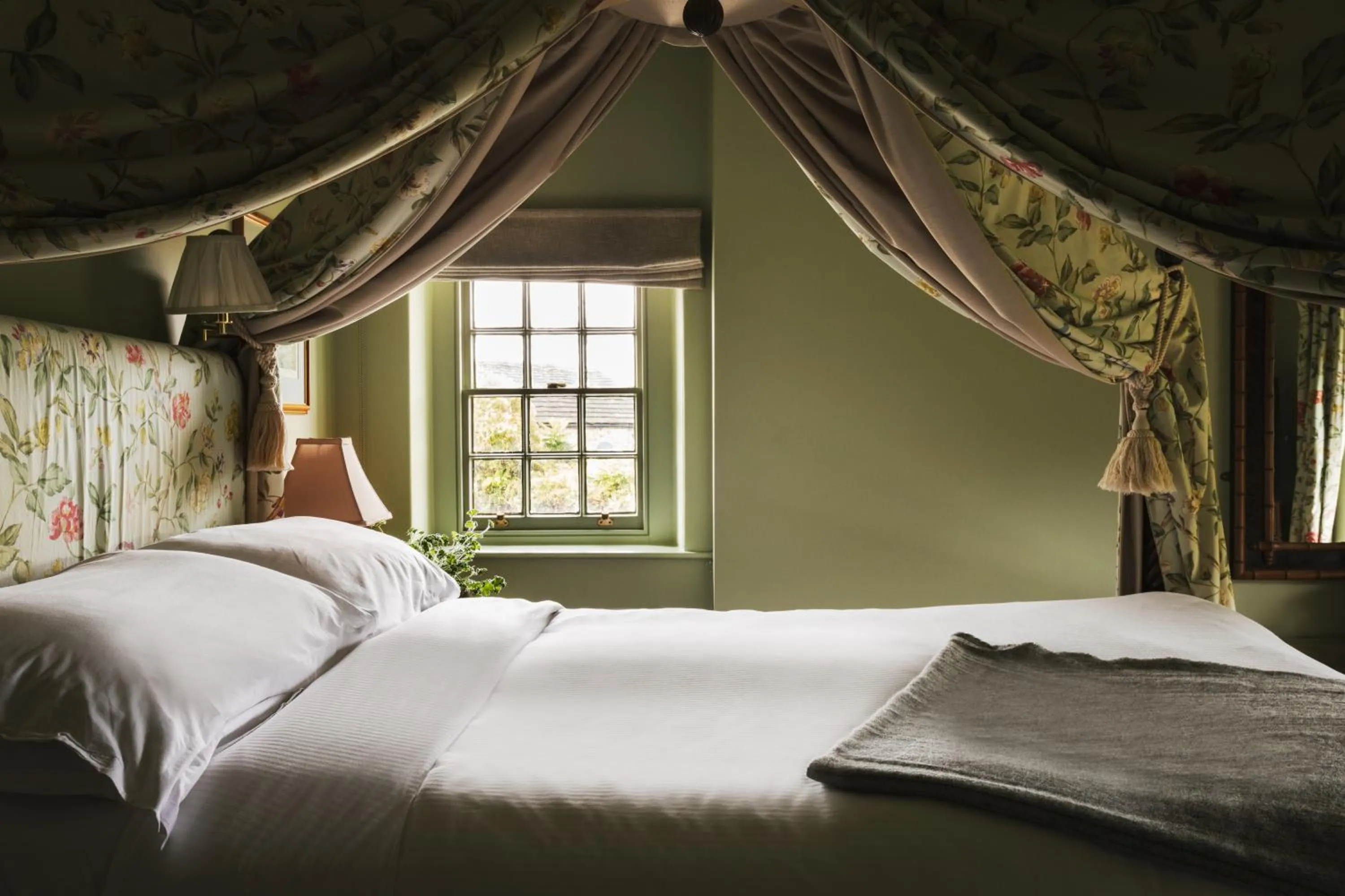 Bed in The Pilsley Inn - Chatsworth