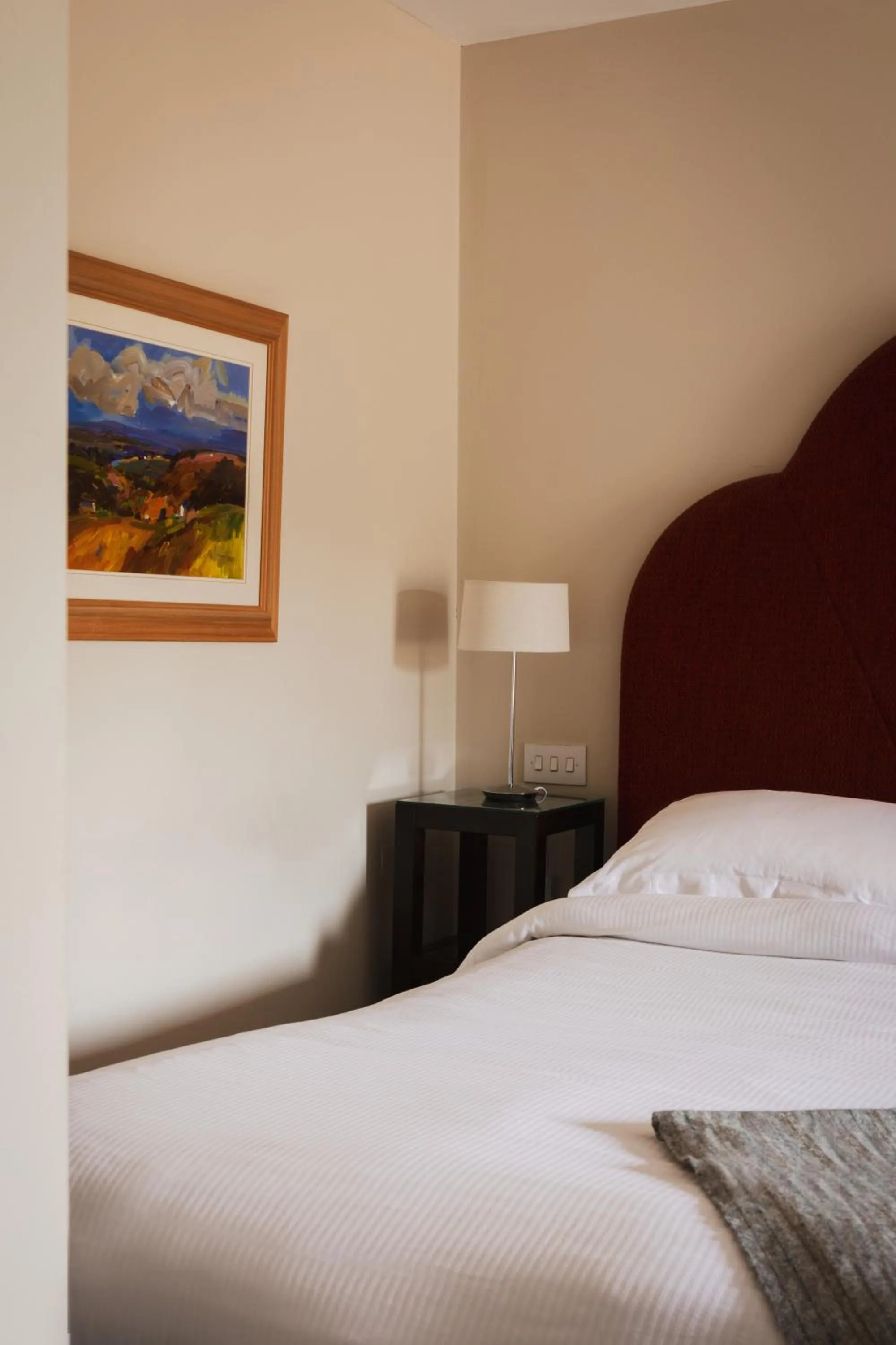 Bedroom, Bed in The Pilsley Inn - Chatsworth