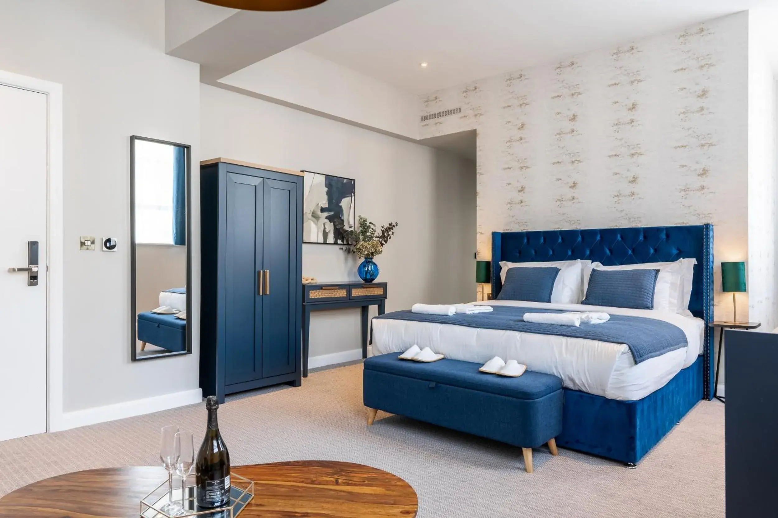 Above Hotels Above Hotels