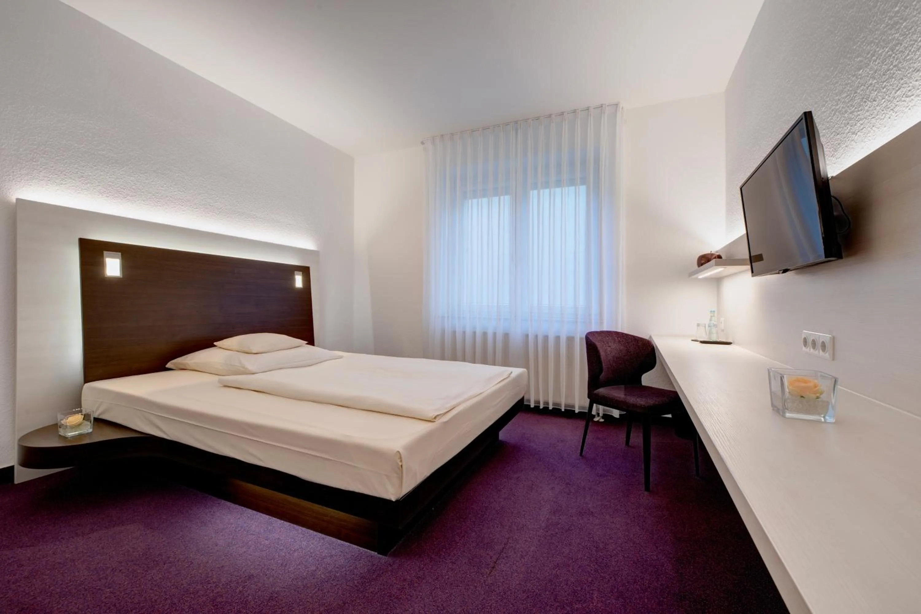 Photo of the whole room, Bed in Hotel-Restaurant Öhlers