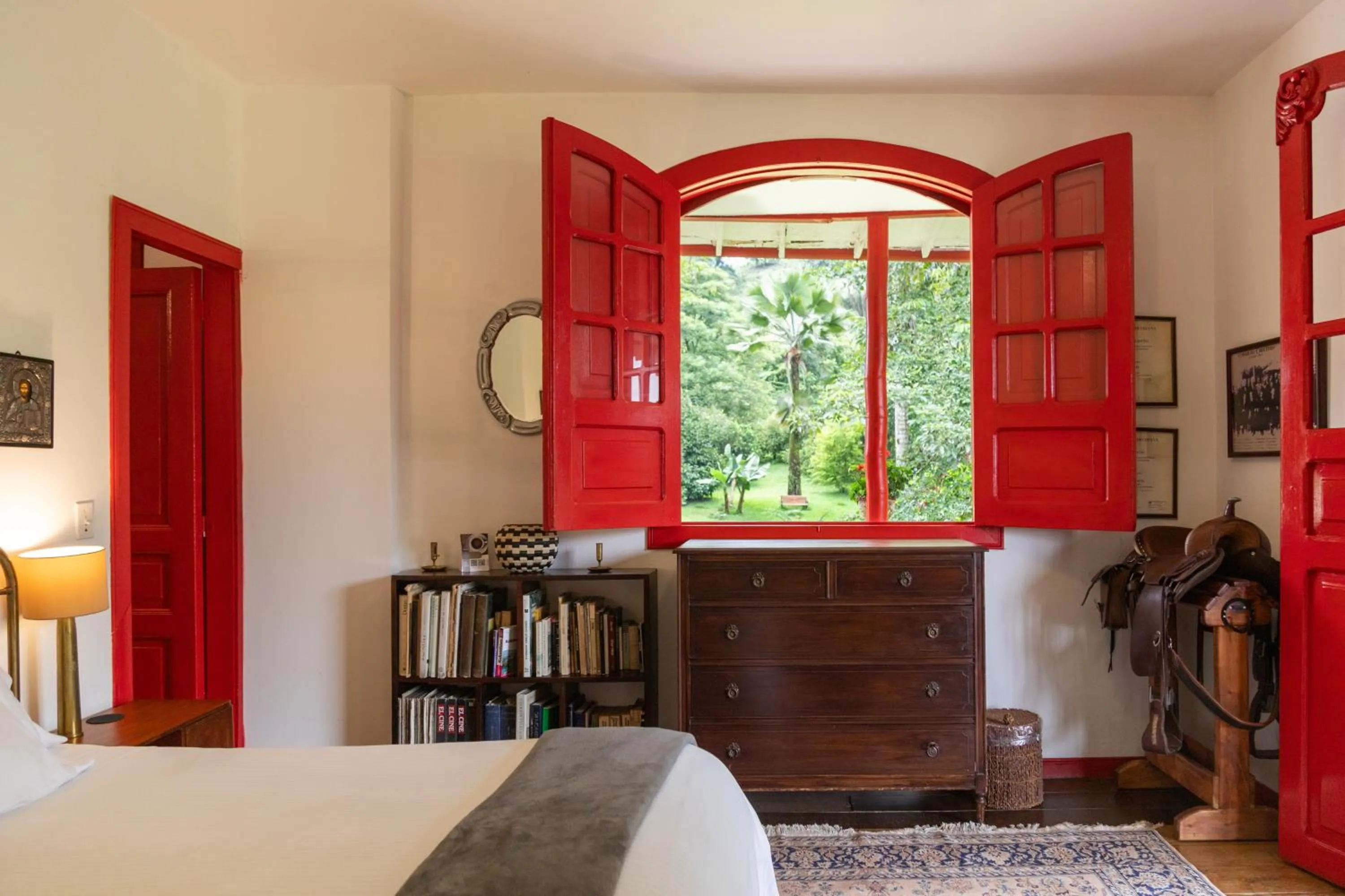 Bed in Hacienda Venecia Coffee Farm Hotel