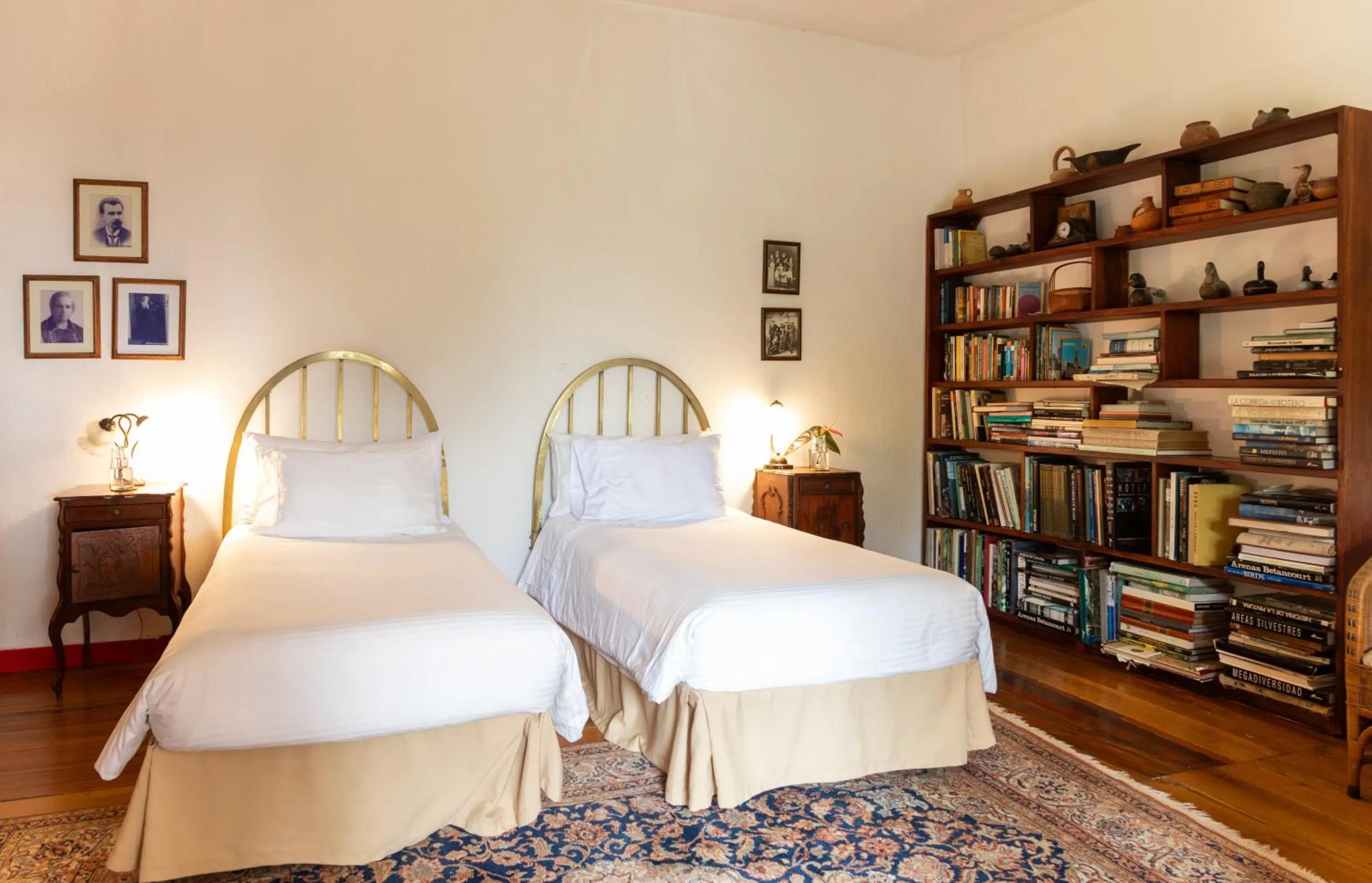 Bed in Hacienda Venecia Coffee Farm Hotel