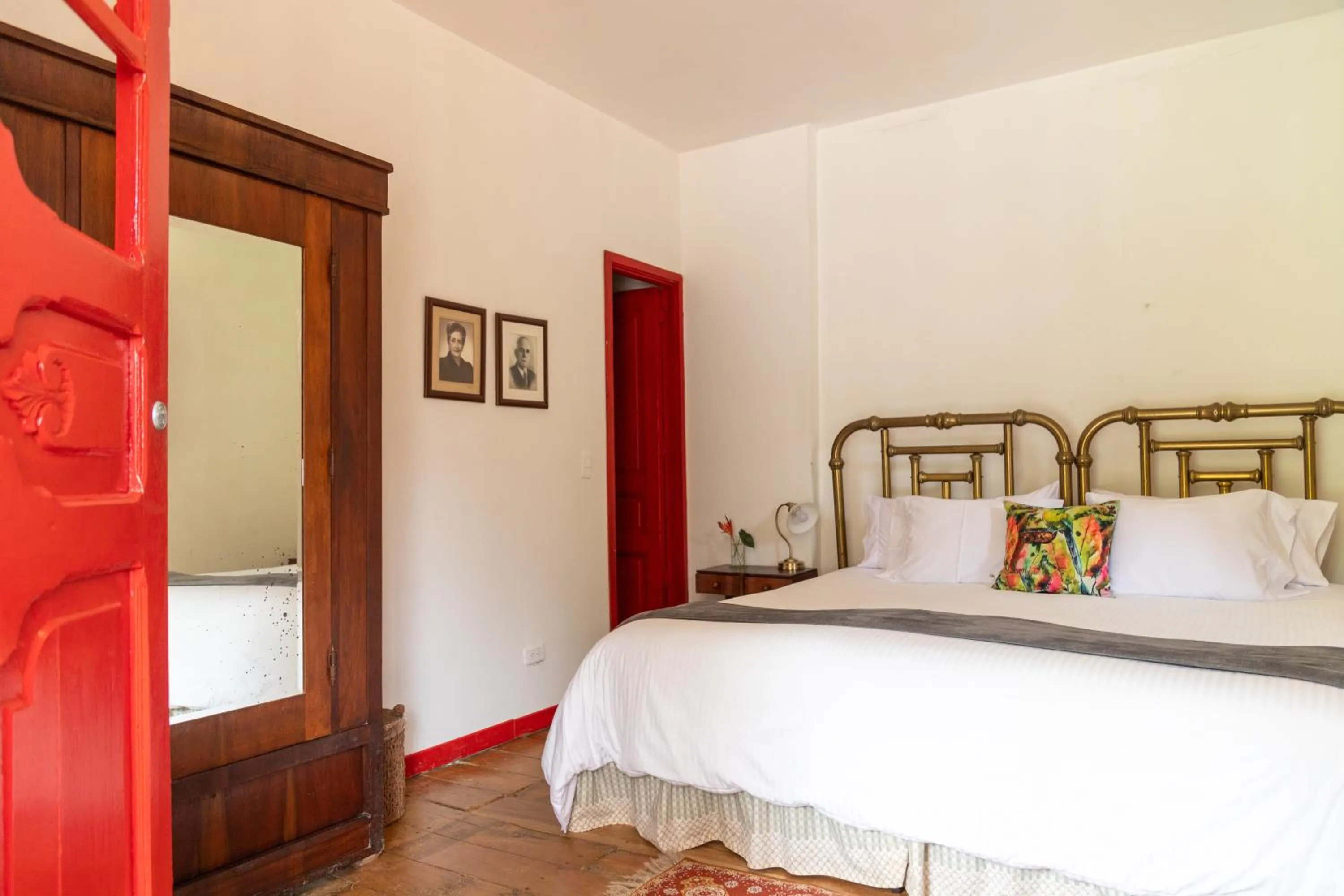 Bed in Hacienda Venecia Coffee Farm Hotel