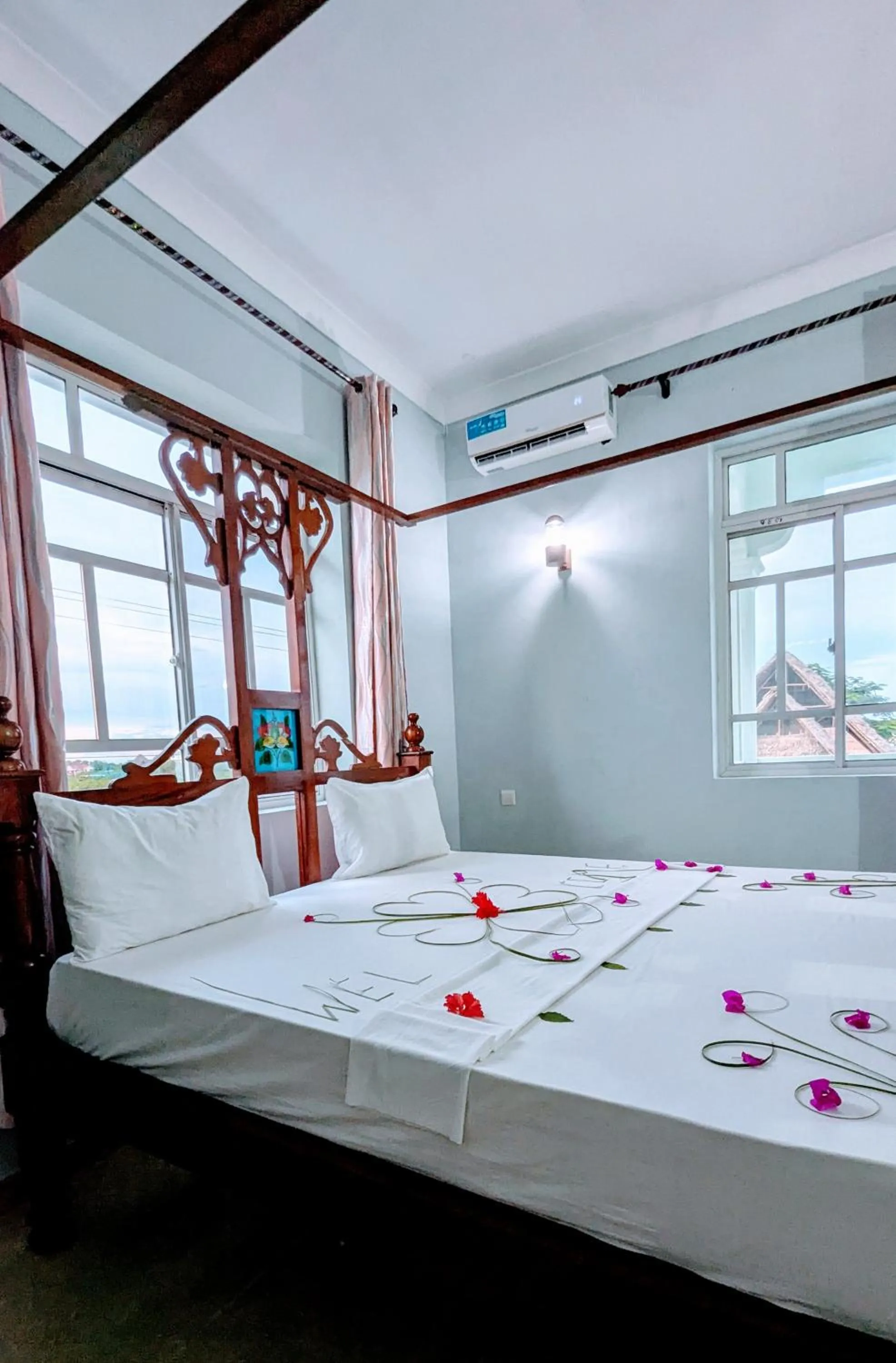 Bed in Crown View Hotel