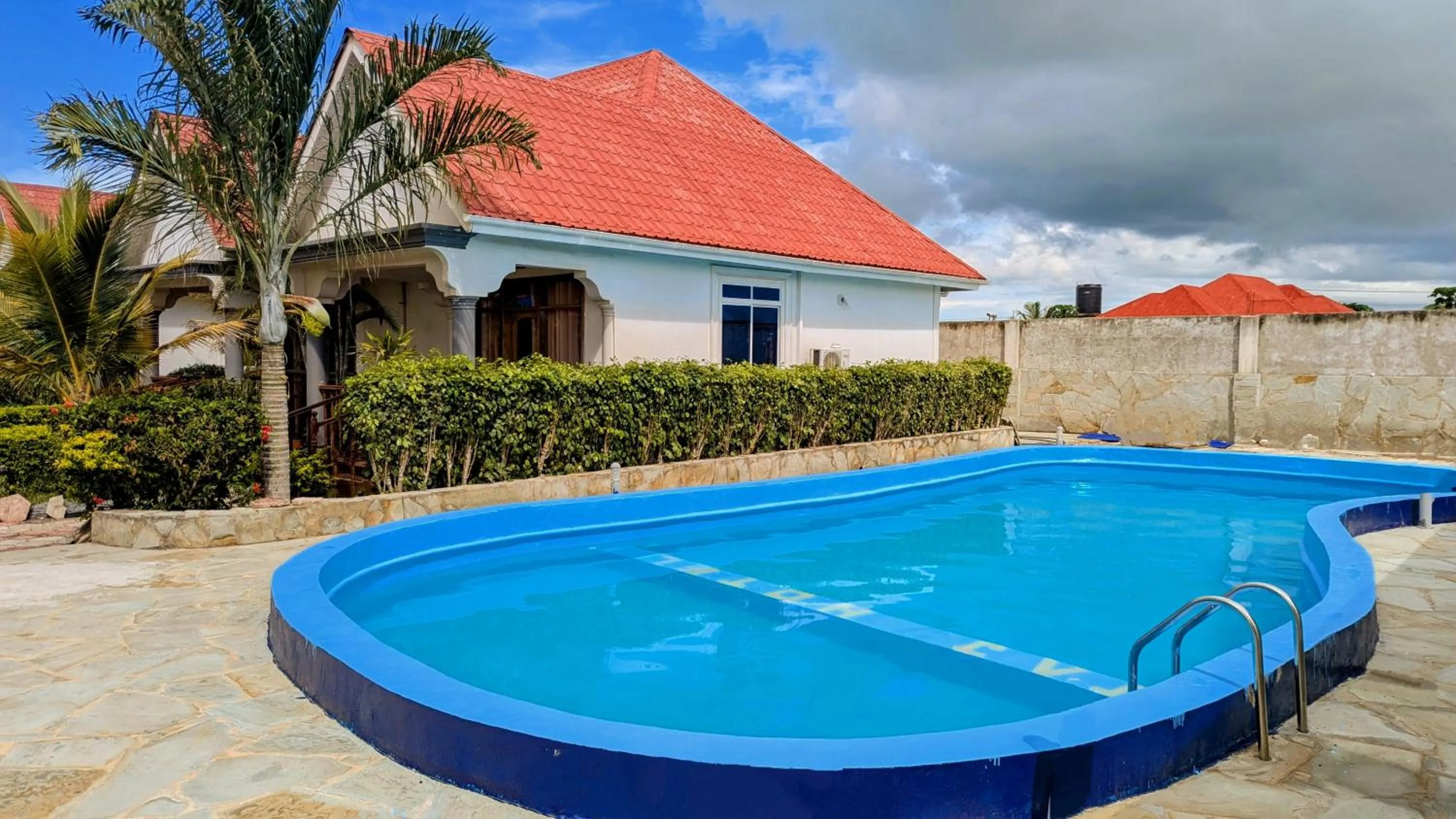 Swimming pool in Crown View Hotel