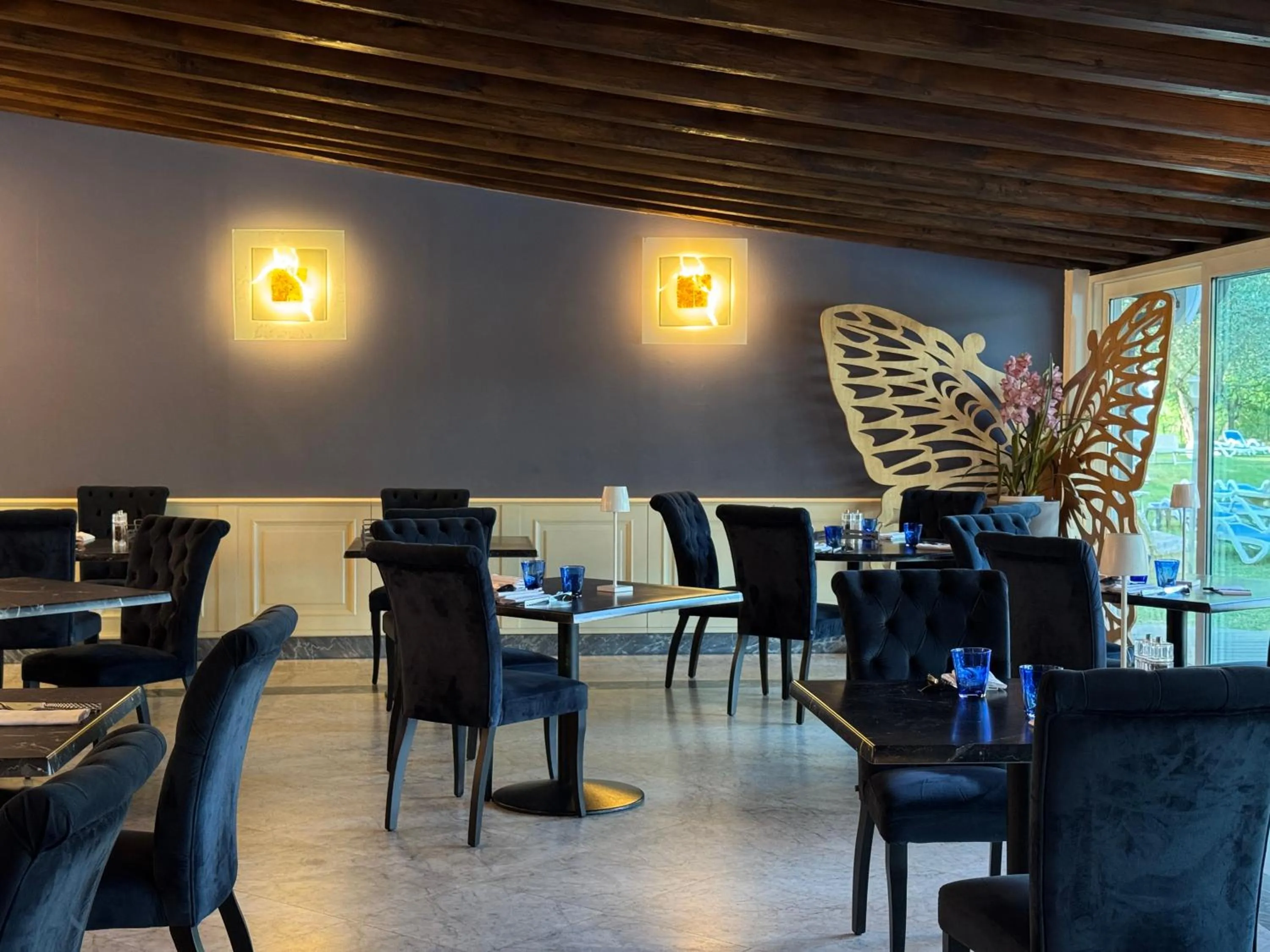 Restaurant/places to eat in Sarzana Park Hotel