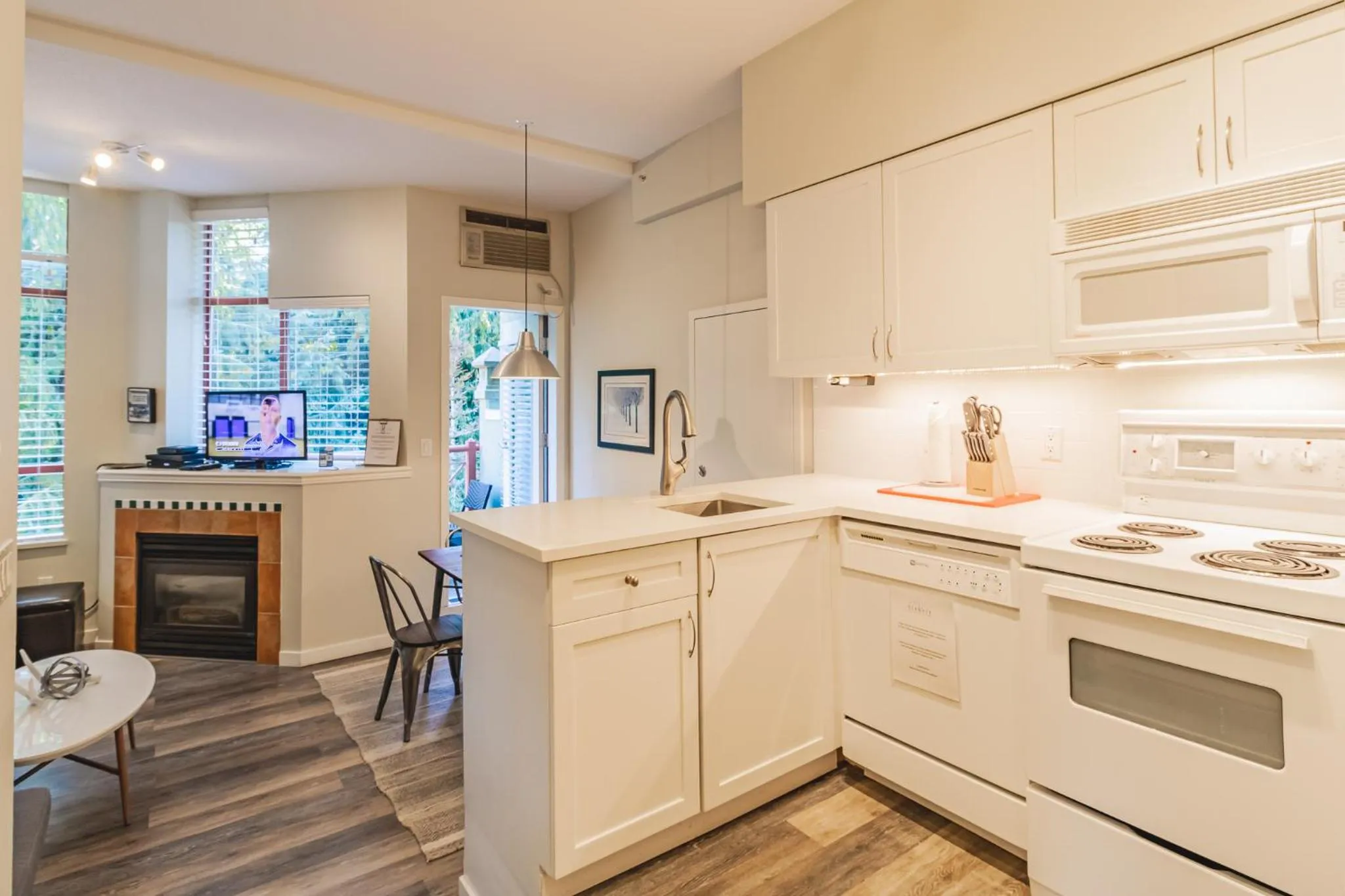 Kitchen or kitchenette in Alpenglow Lodge by Elevate Vacations