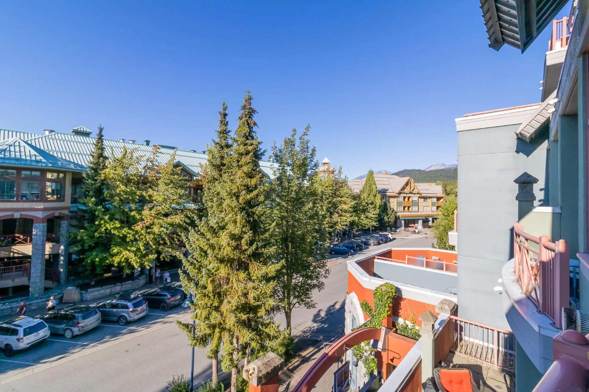 Property building in Alpenglow Lodge by Elevate Vacations