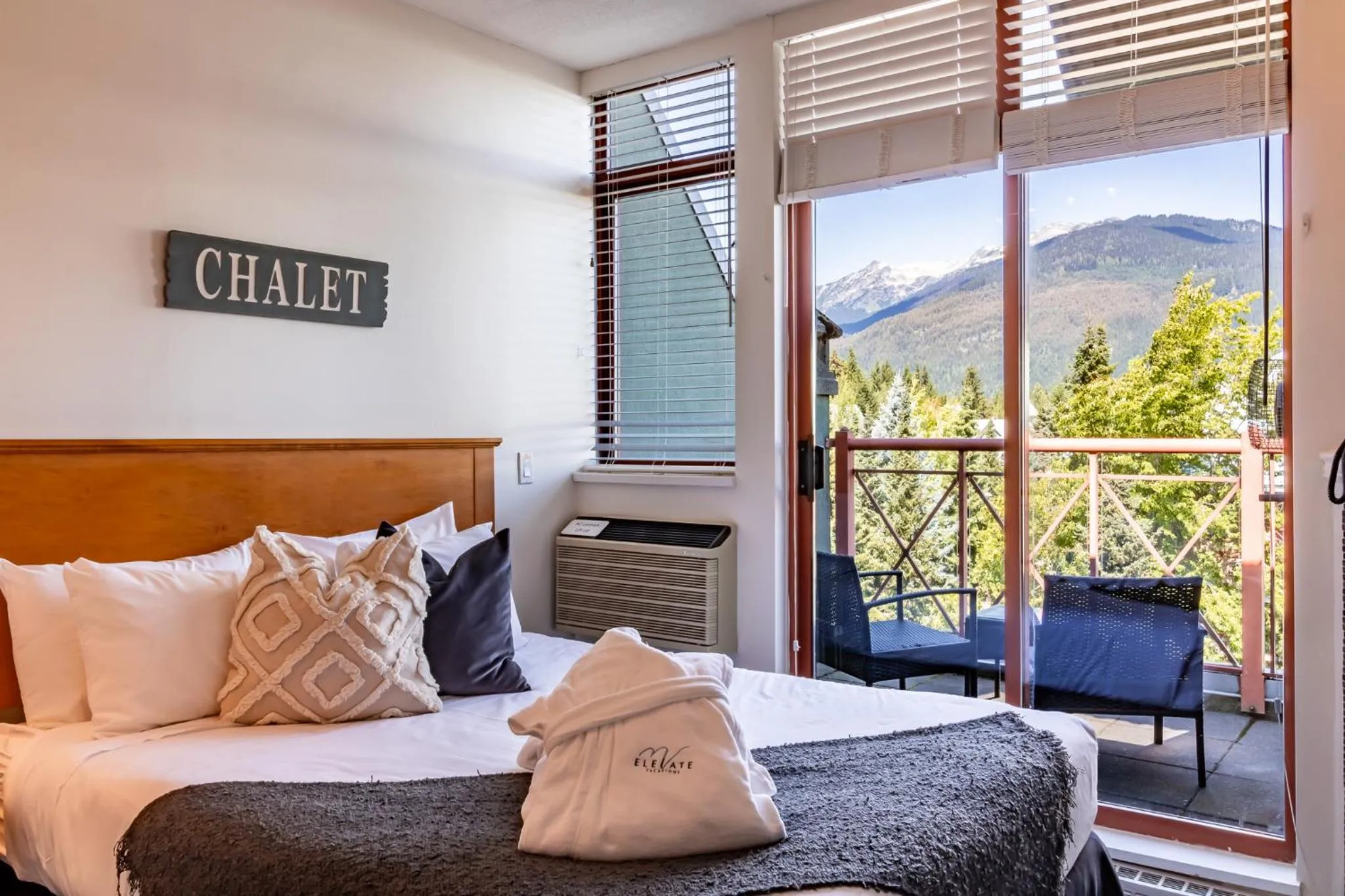 Bed in Alpenglow Lodge by Elevate Vacations