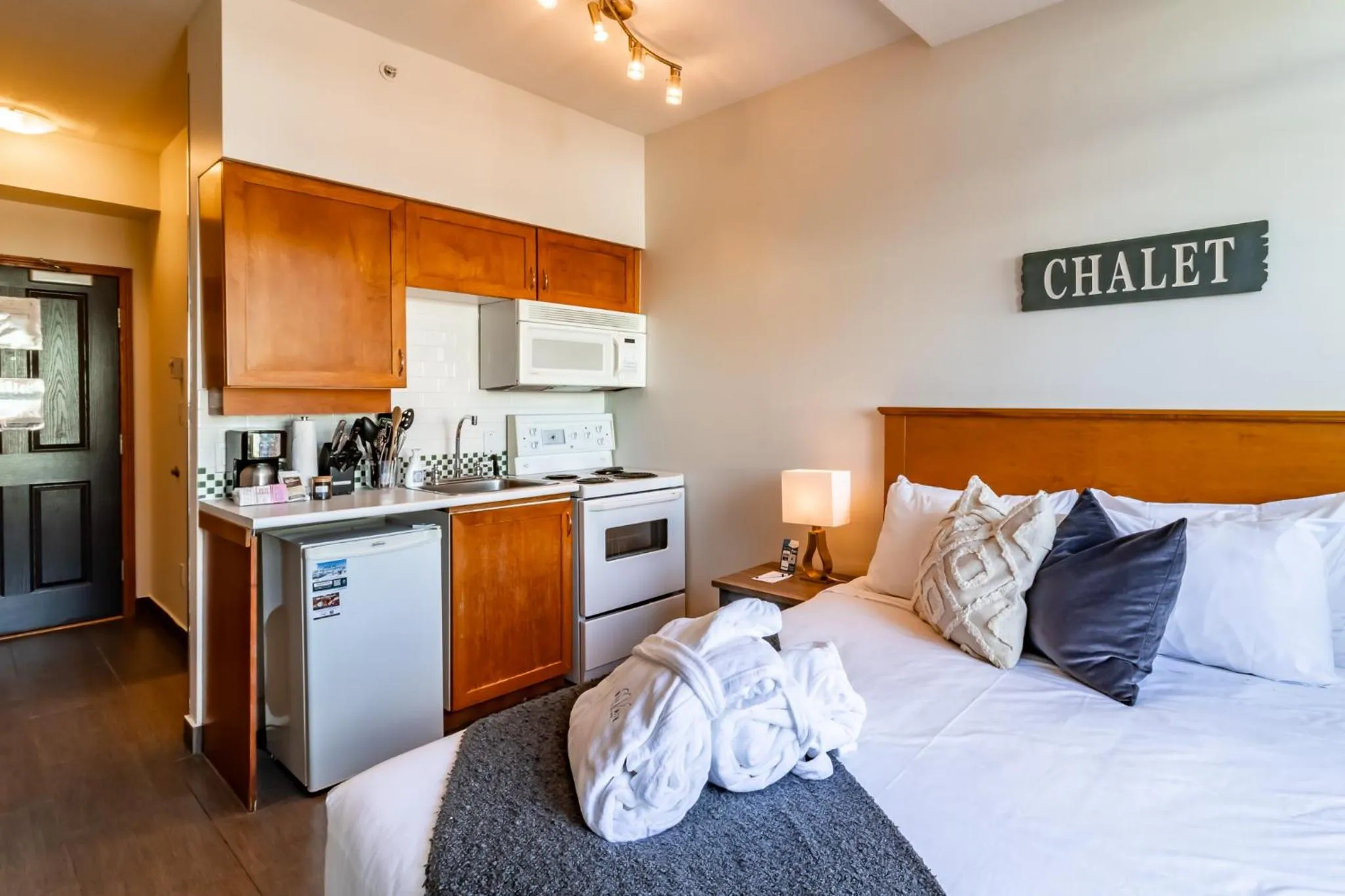 Bed in Alpenglow Lodge by Elevate Vacations