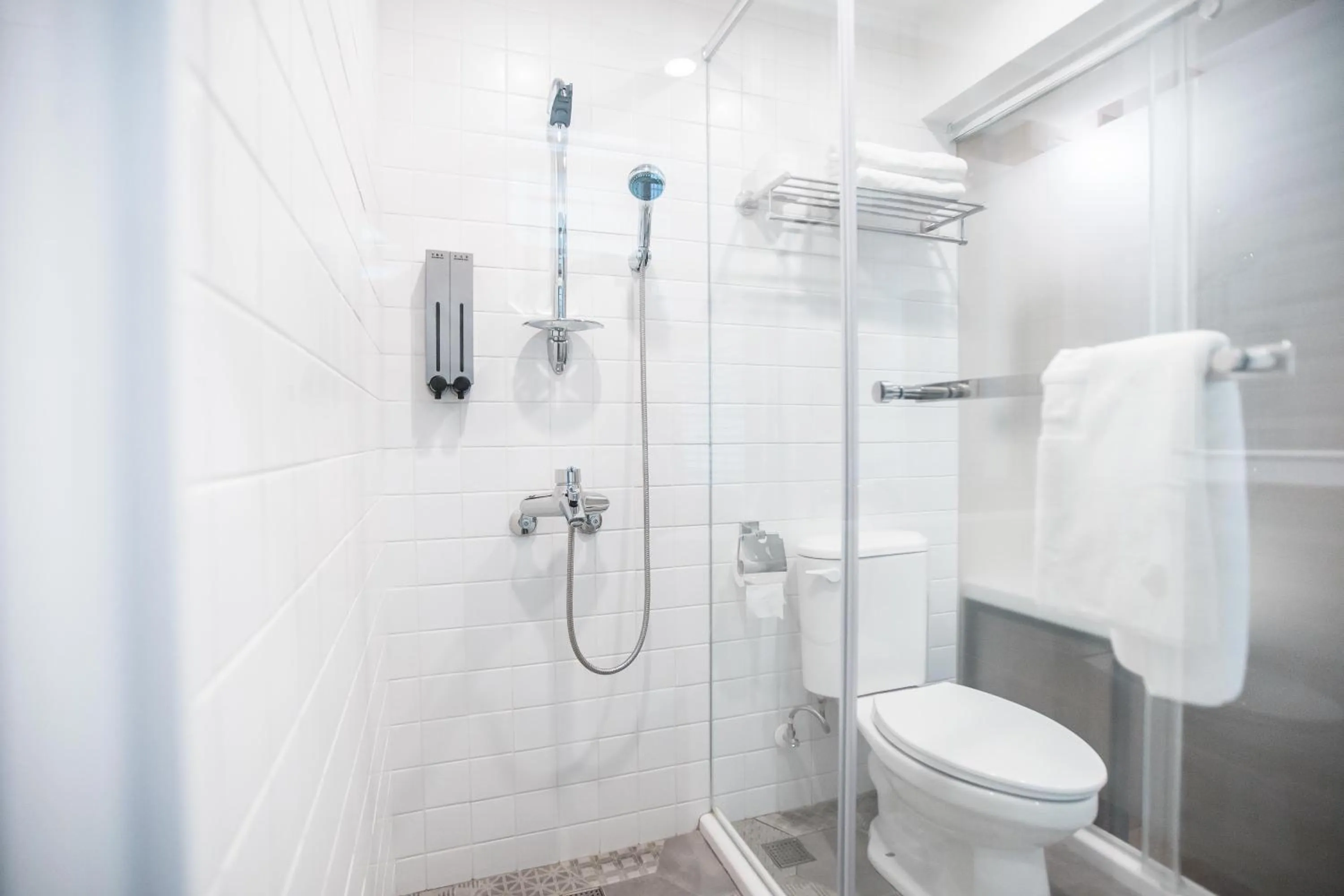 Bathroom in We Come Hostel