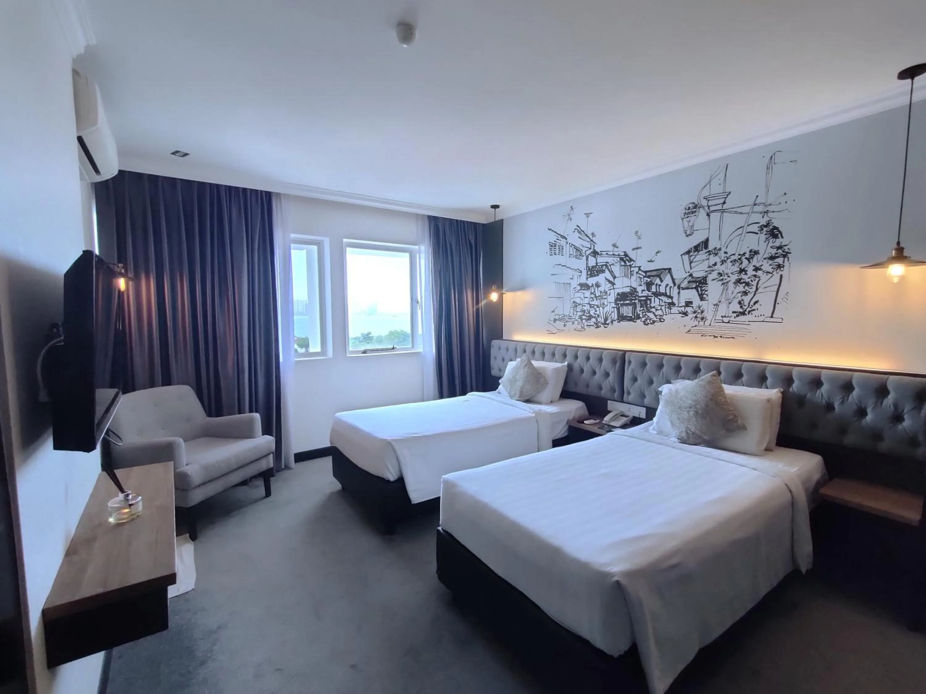 Bedroom, Bed in Merchant Hotel