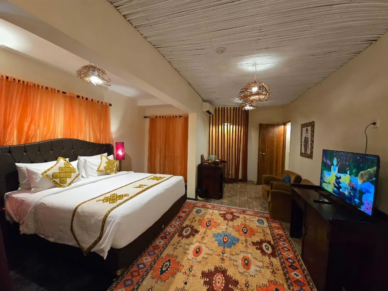 Bedroom, Bed in Sky Suites