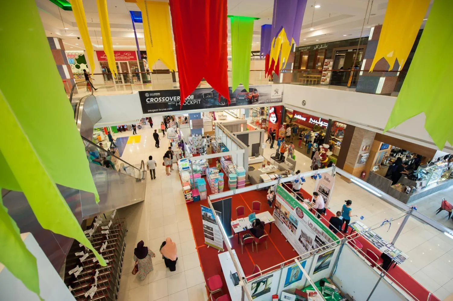 Food and drinks in Garden Sentral Hotel