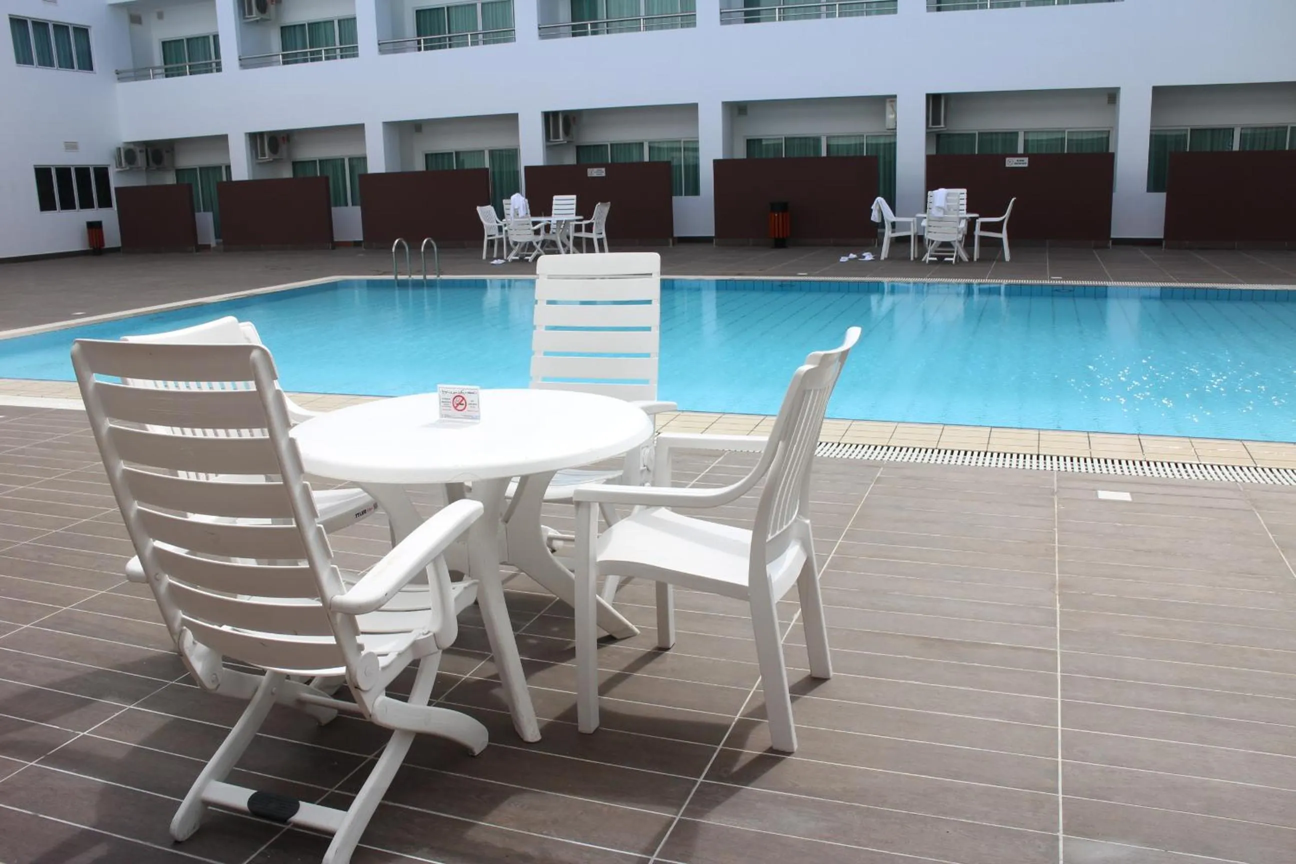 Restaurant/places to eat in Garden Sentral Hotel