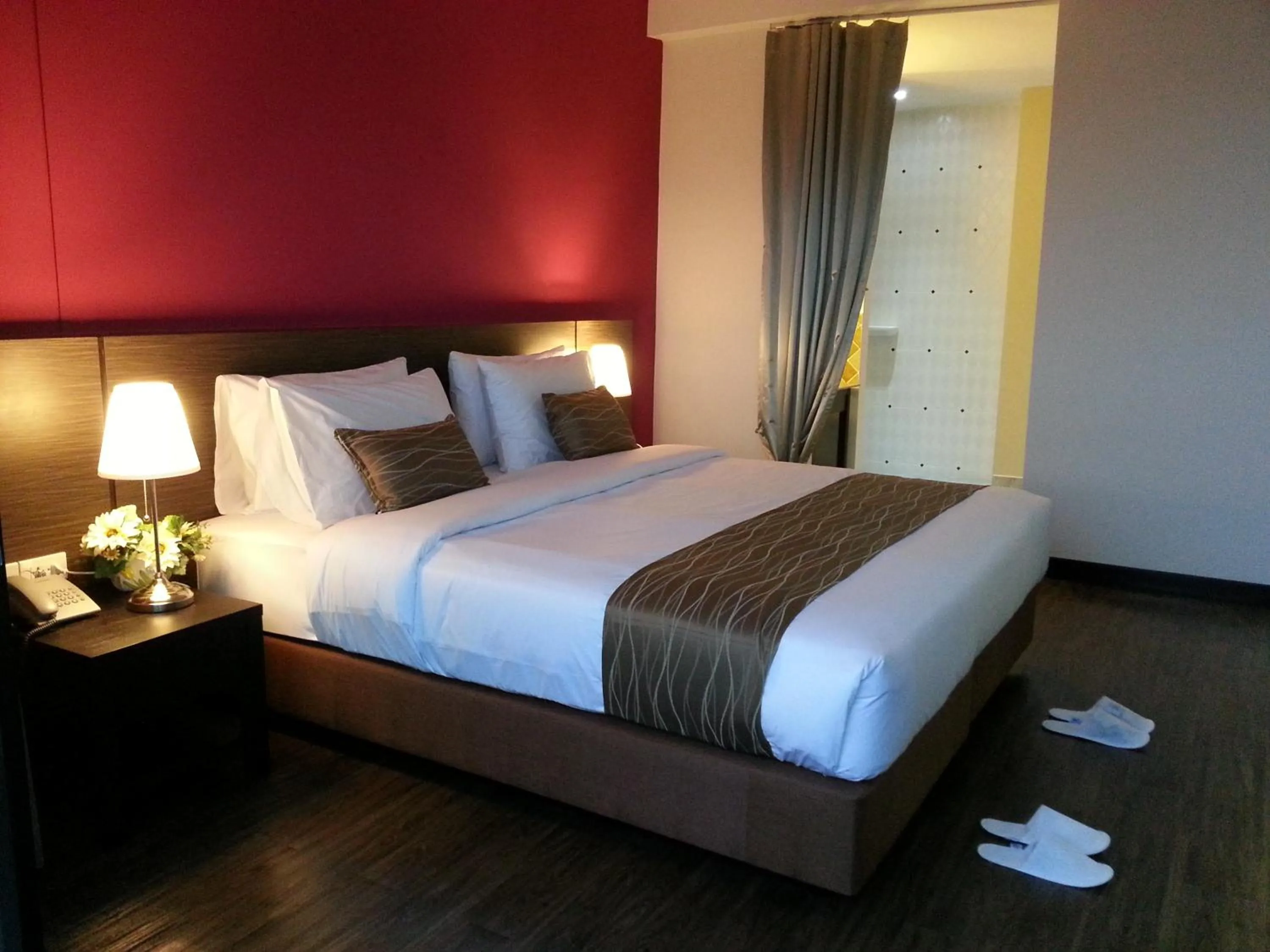 Bed in Coco View Hotel