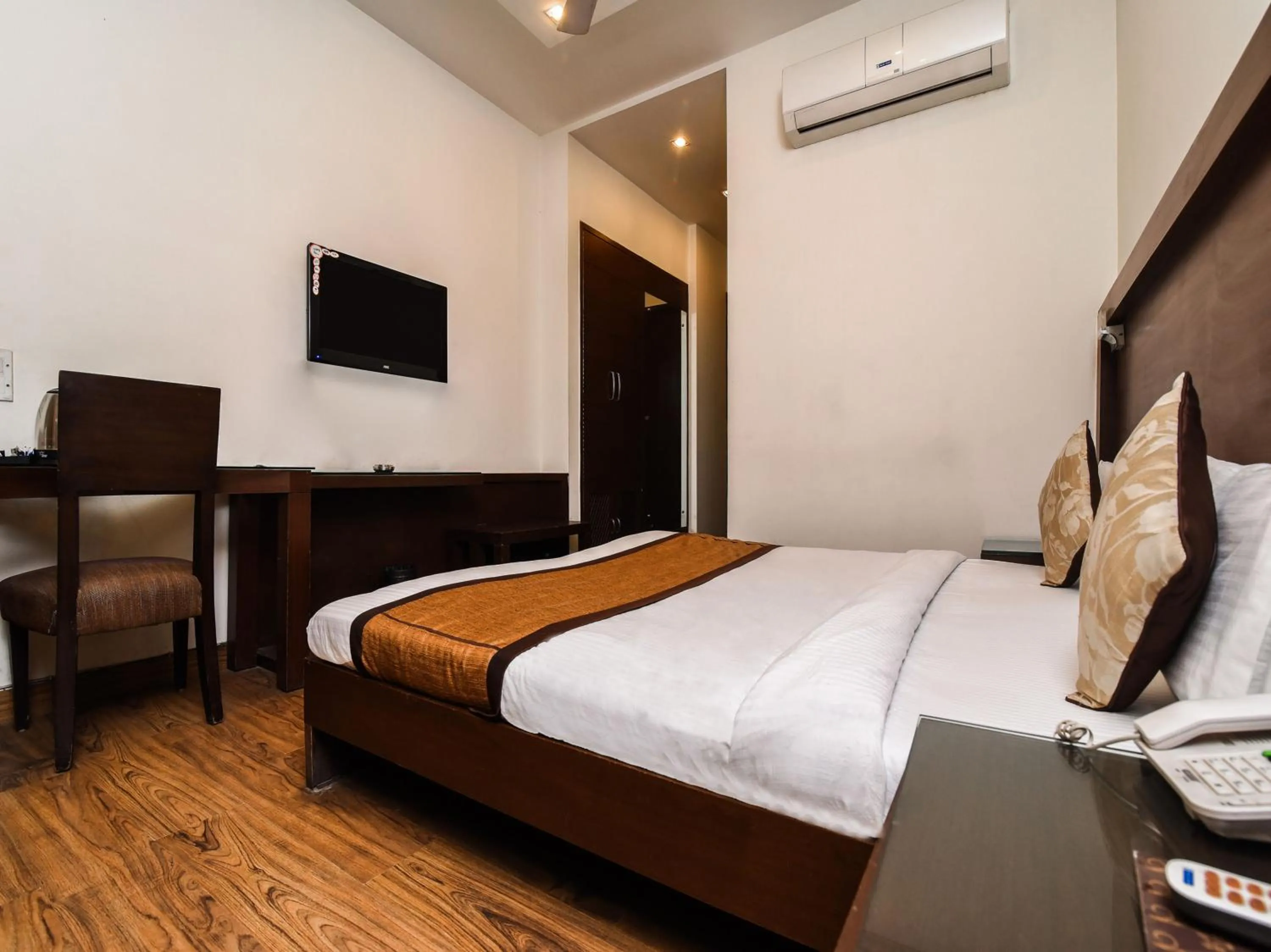 Bedroom, Bed in Hotel Haris MG Road Gurugram