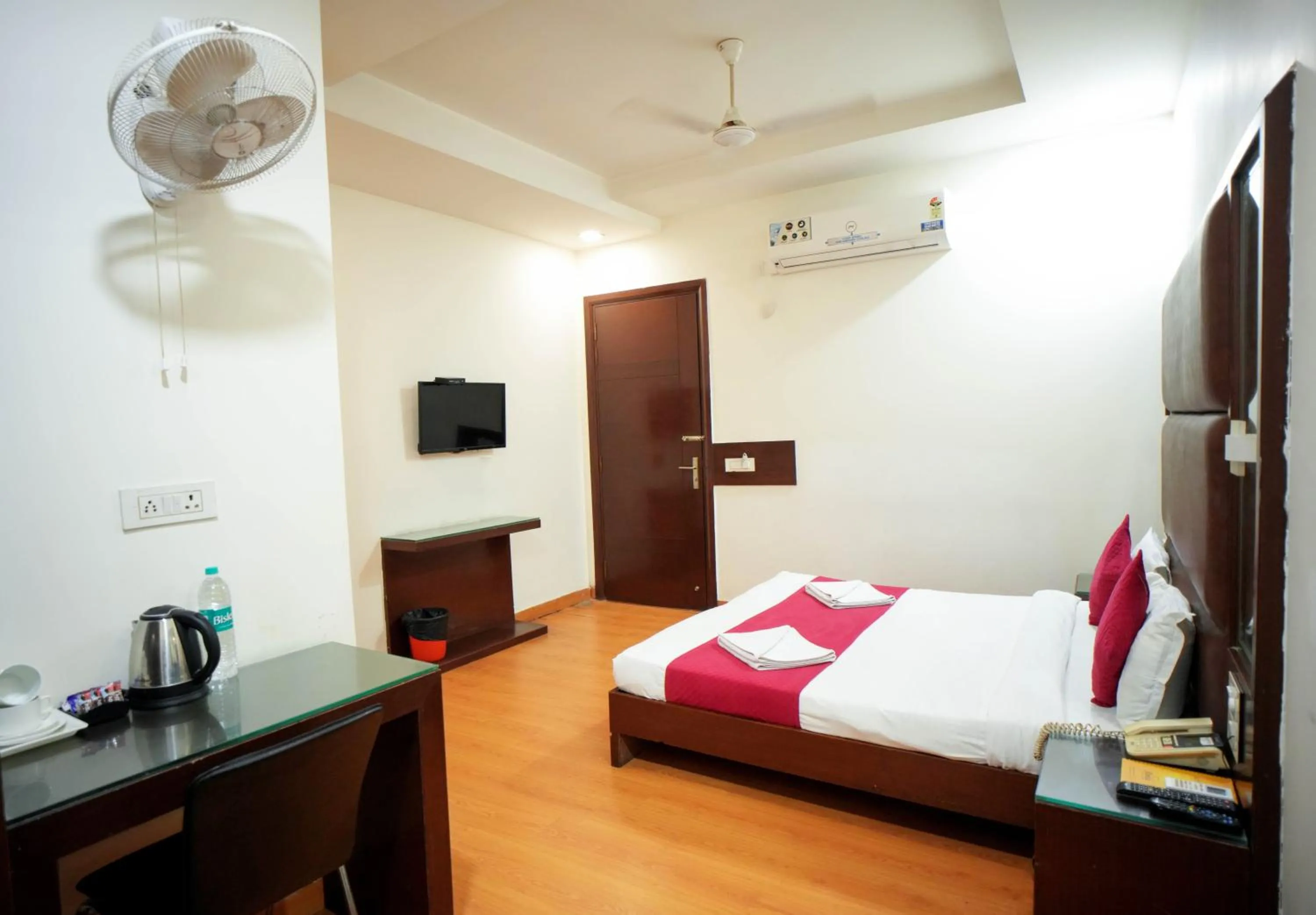 Bedroom, Bed in Hotel Haris MG Road Gurugram
