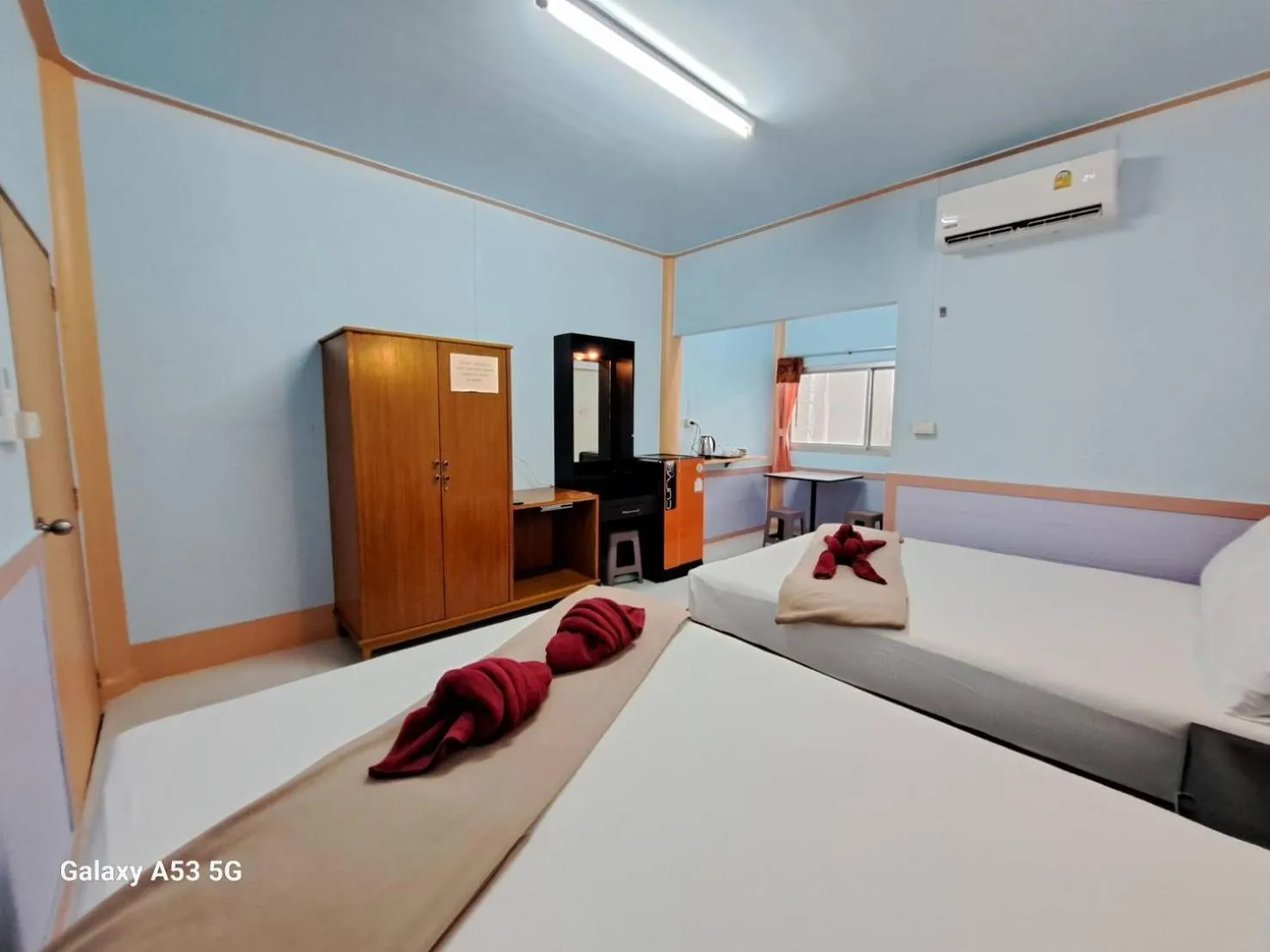 Bed in Peace Lanta Mansion