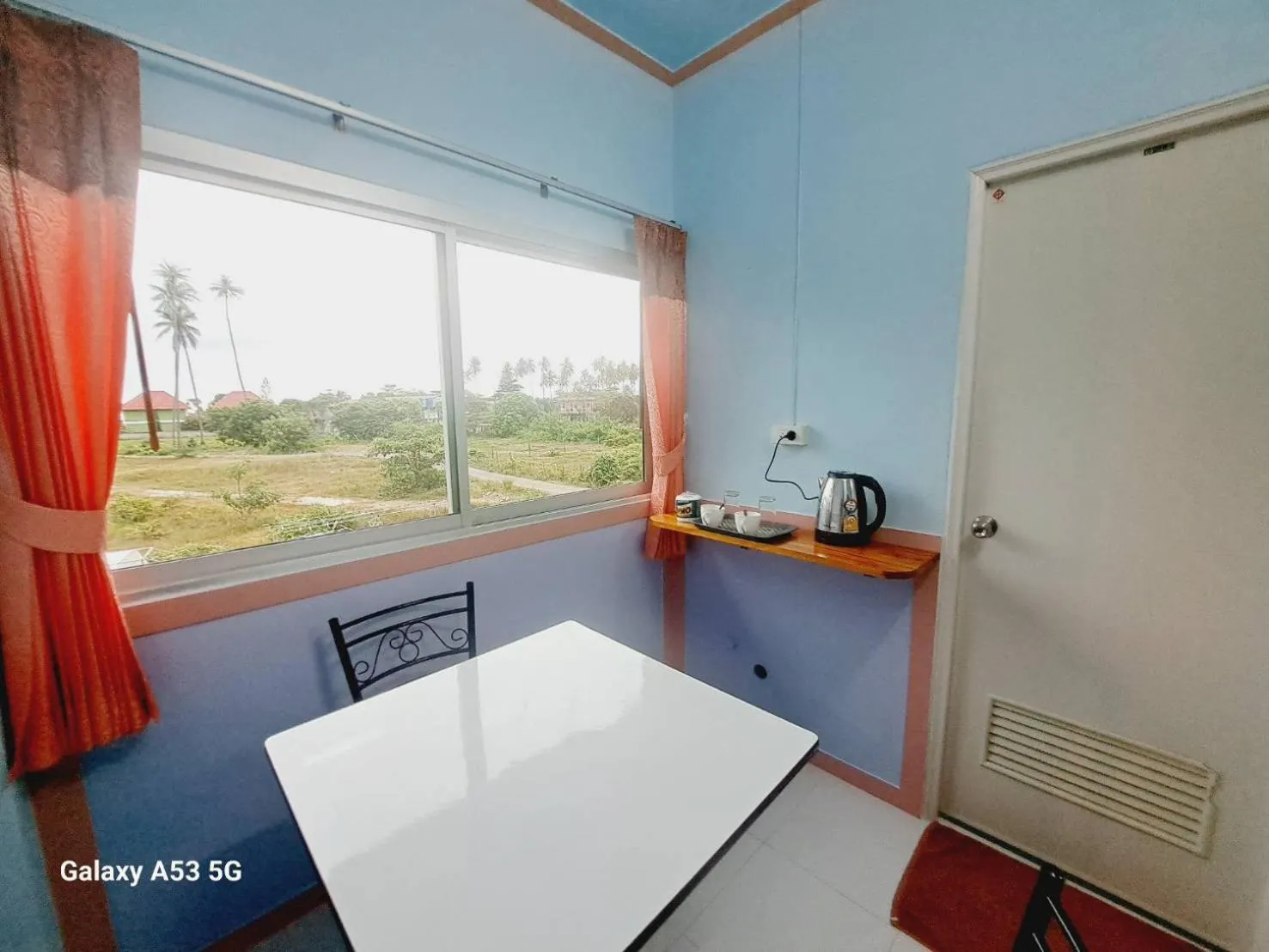 Coffee/tea facilities in Peace Lanta Mansion