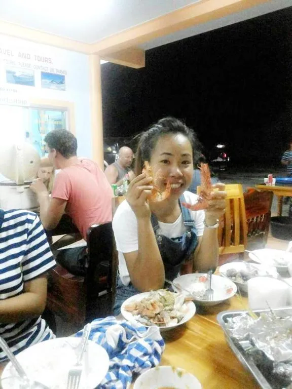 Restaurant/places to eat in Peace Lanta Mansion