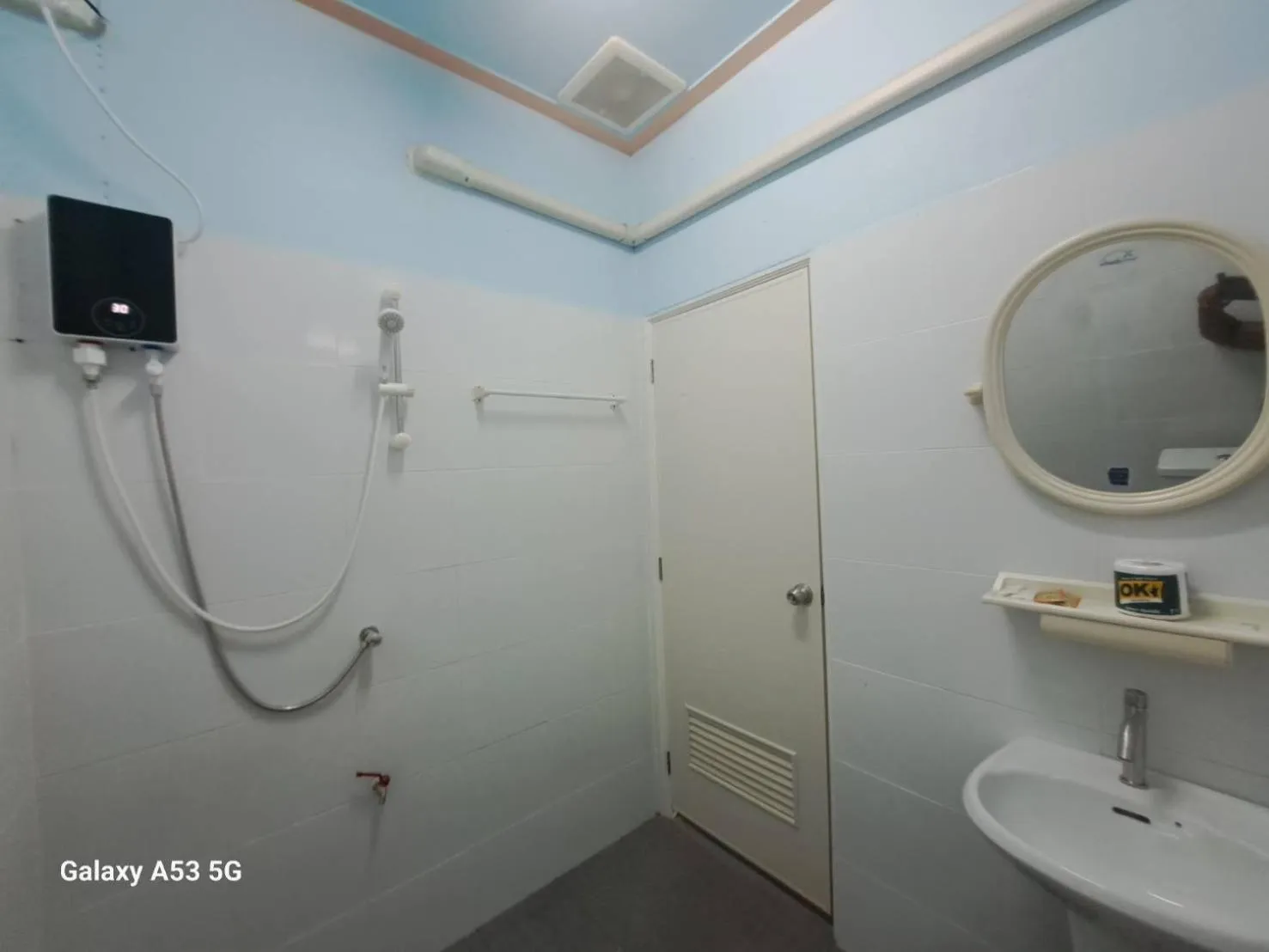 Shower in Peace Lanta Mansion