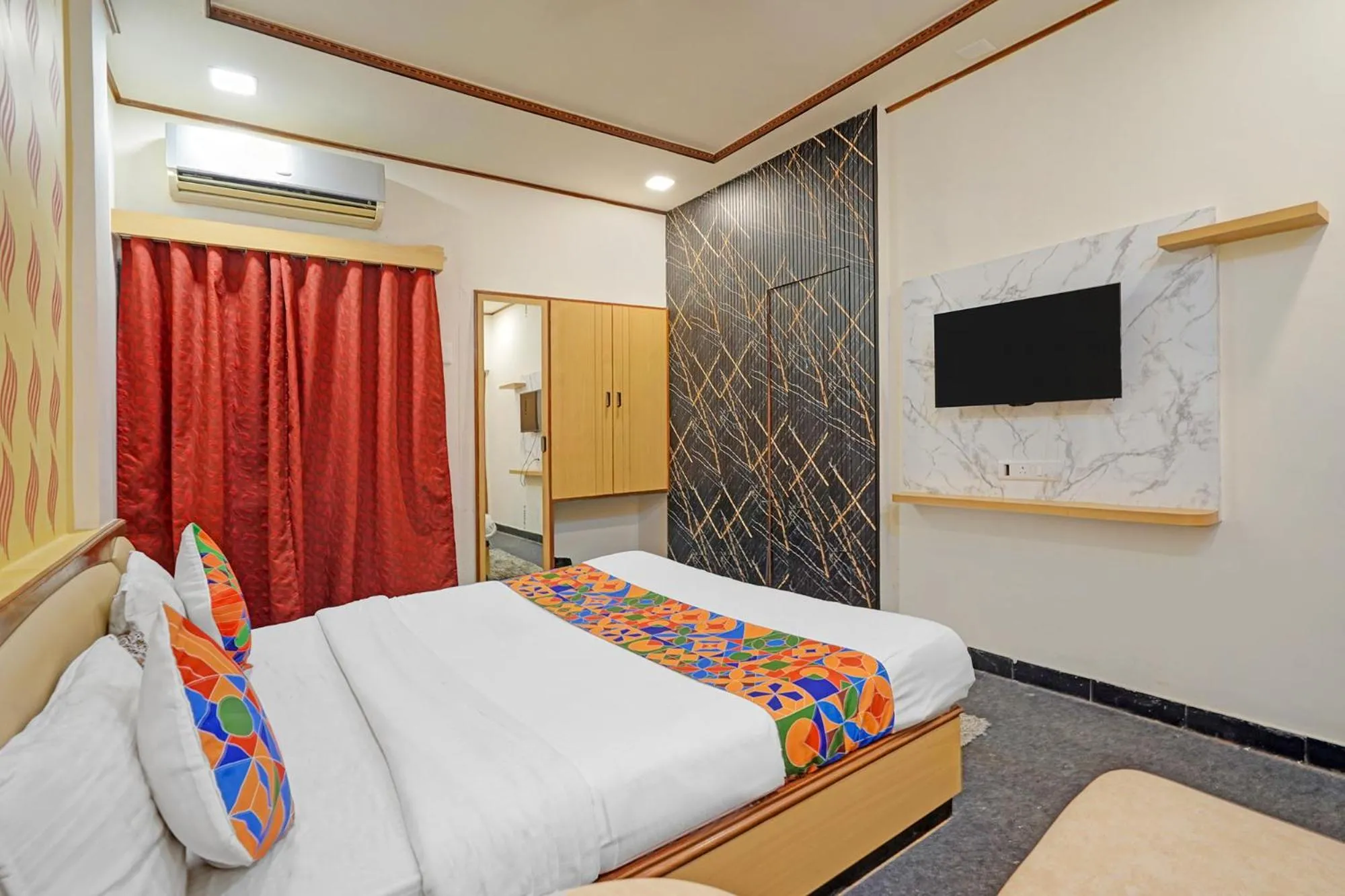 Bed in FabHotel Bridge