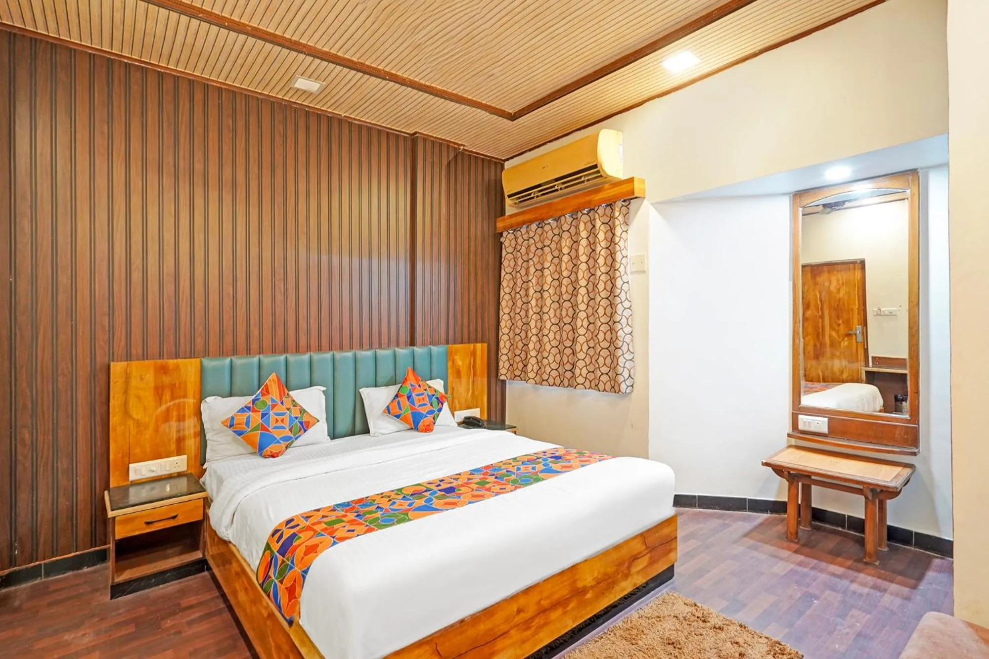 Bed in FabHotel Bridge