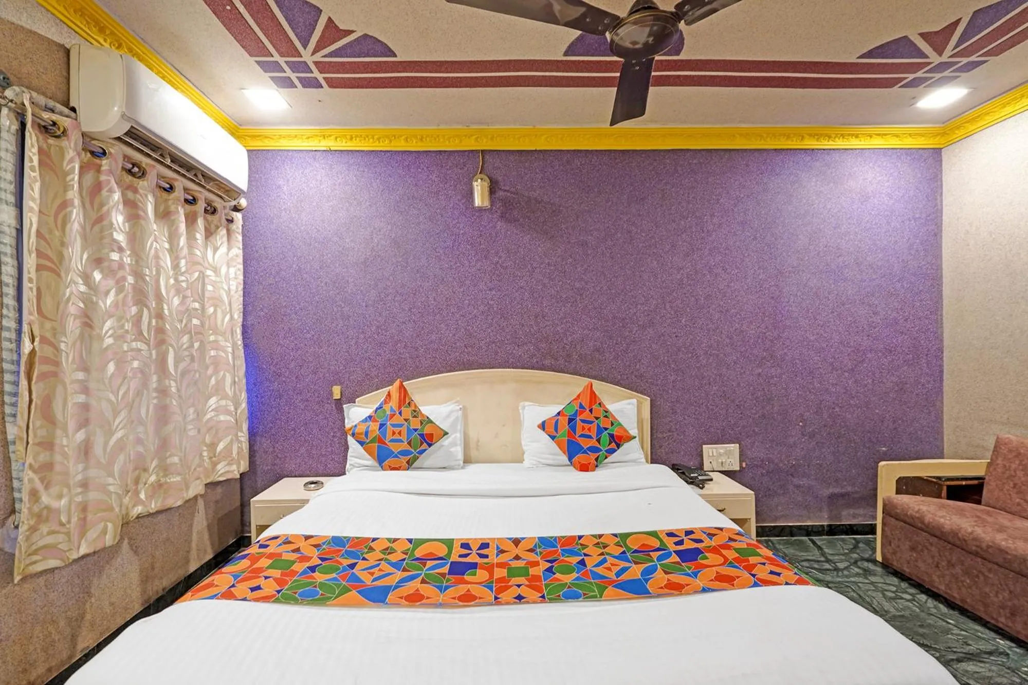 Bed in FabHotel Bridge