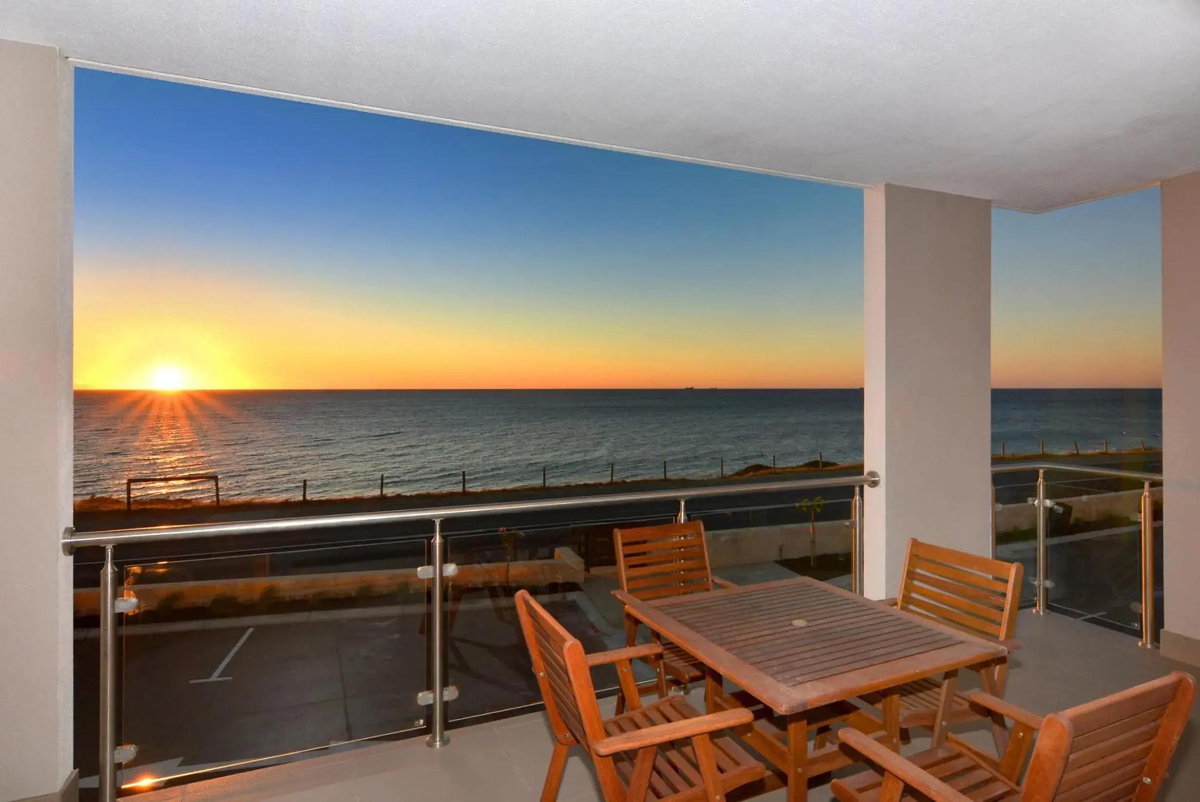 Two-Bedroom / Balcony or Courtyard / No sea view in Bunbury Seaview Apartments Two-Bedroom / Balcony or Courtyard / No sea view in Bunbury Seaview Apartments