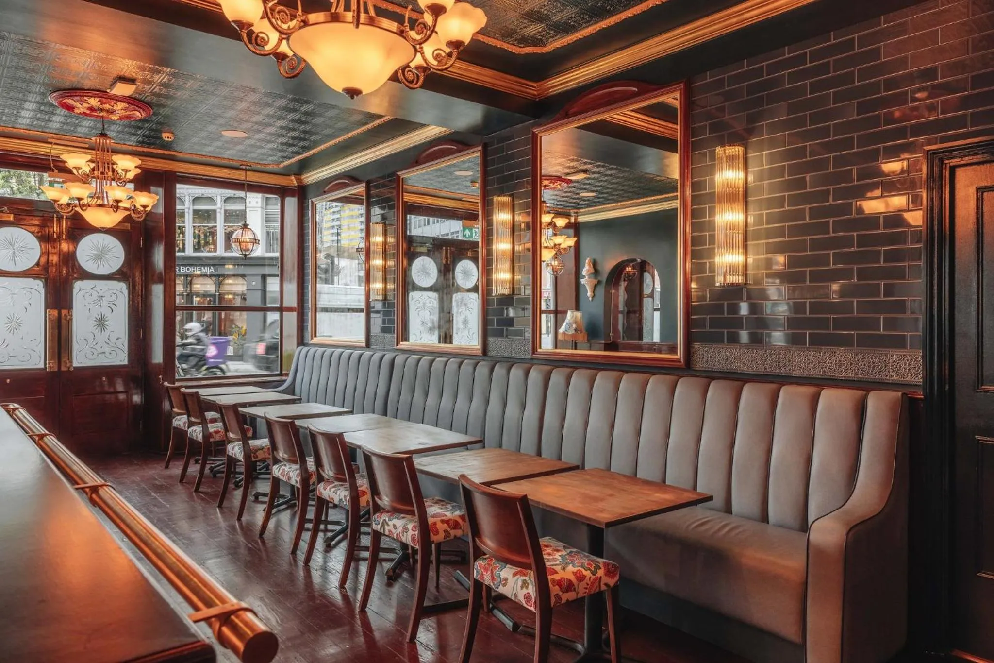 Lounge or bar in Hotel Indigo London Clerkenwell by IHG