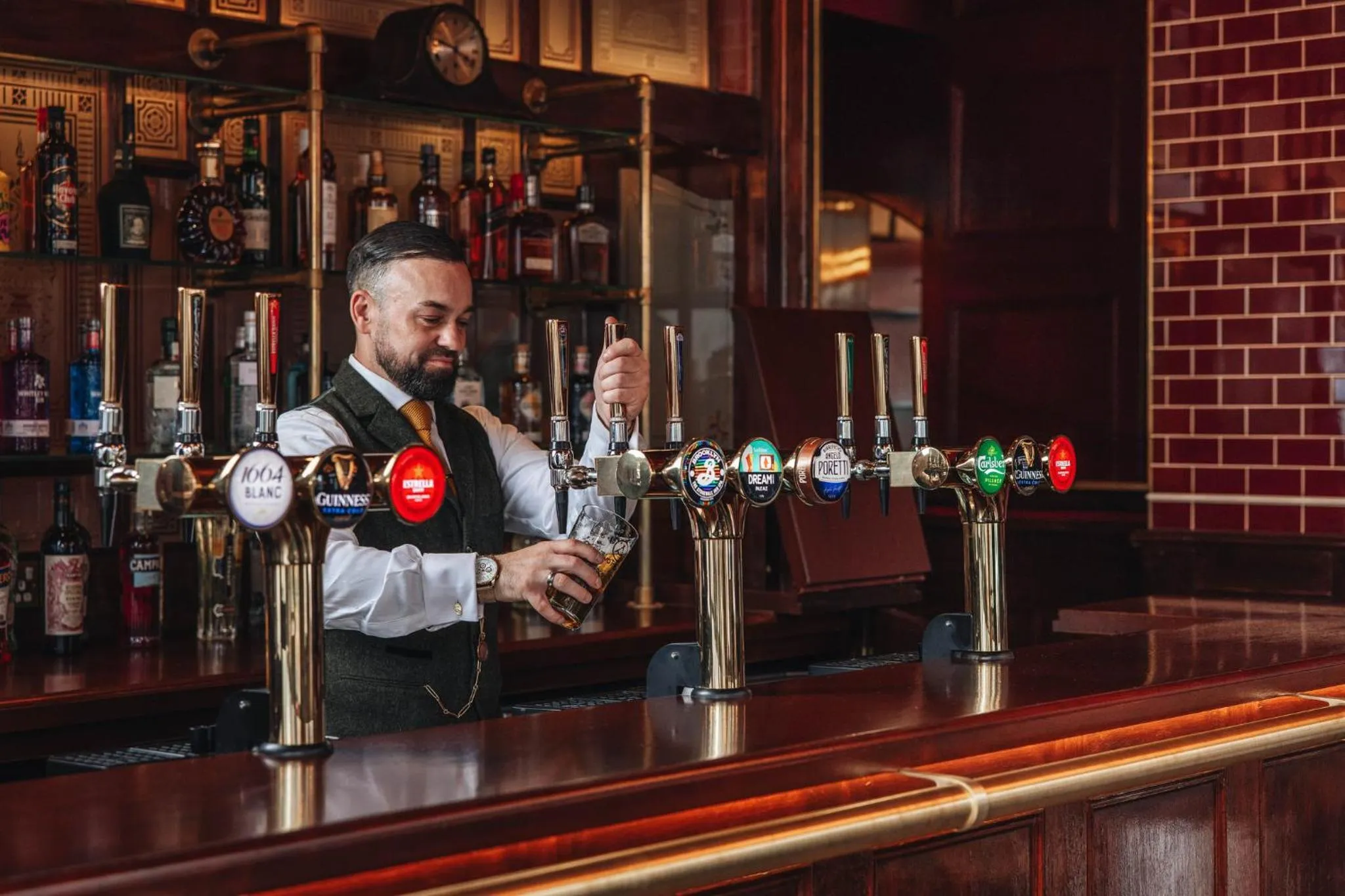 Lounge or bar in Hotel Indigo London Clerkenwell by IHG