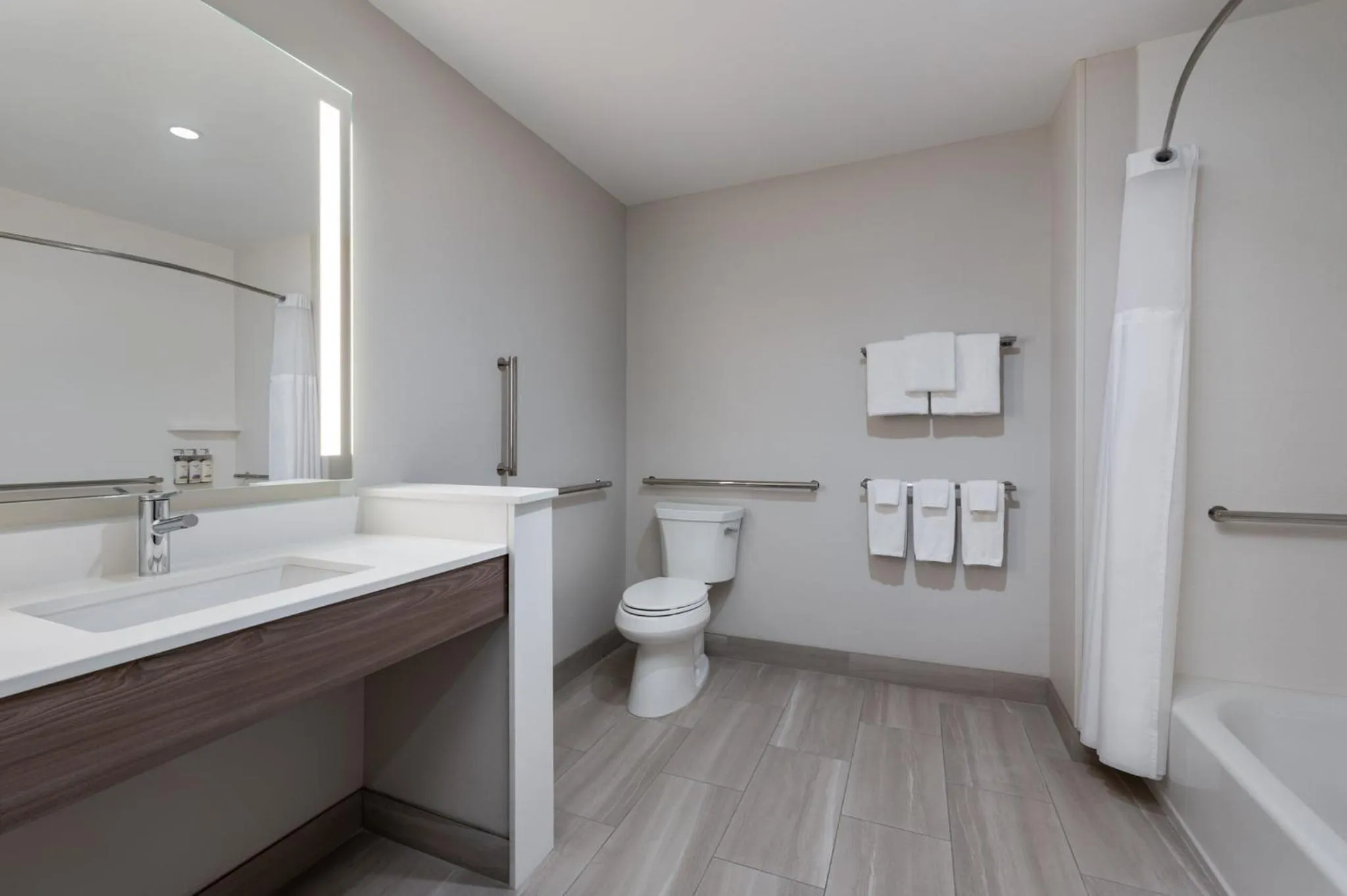 Photo of the whole room in Holiday Inn Express & Suites Westfield - Indianapolis by IHG