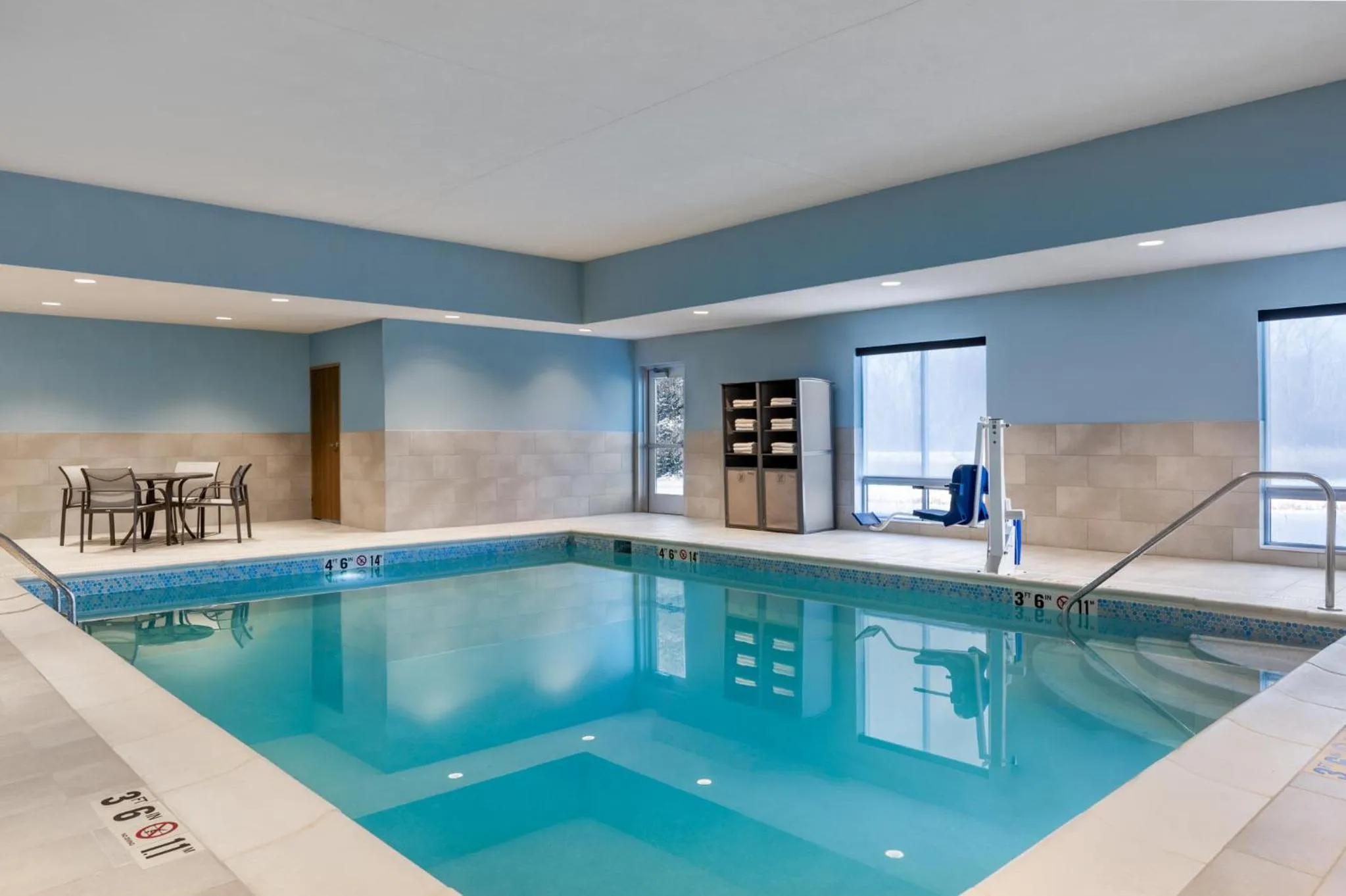 Swimming pool in Holiday Inn Express & Suites Westfield - Indianapolis by IHG