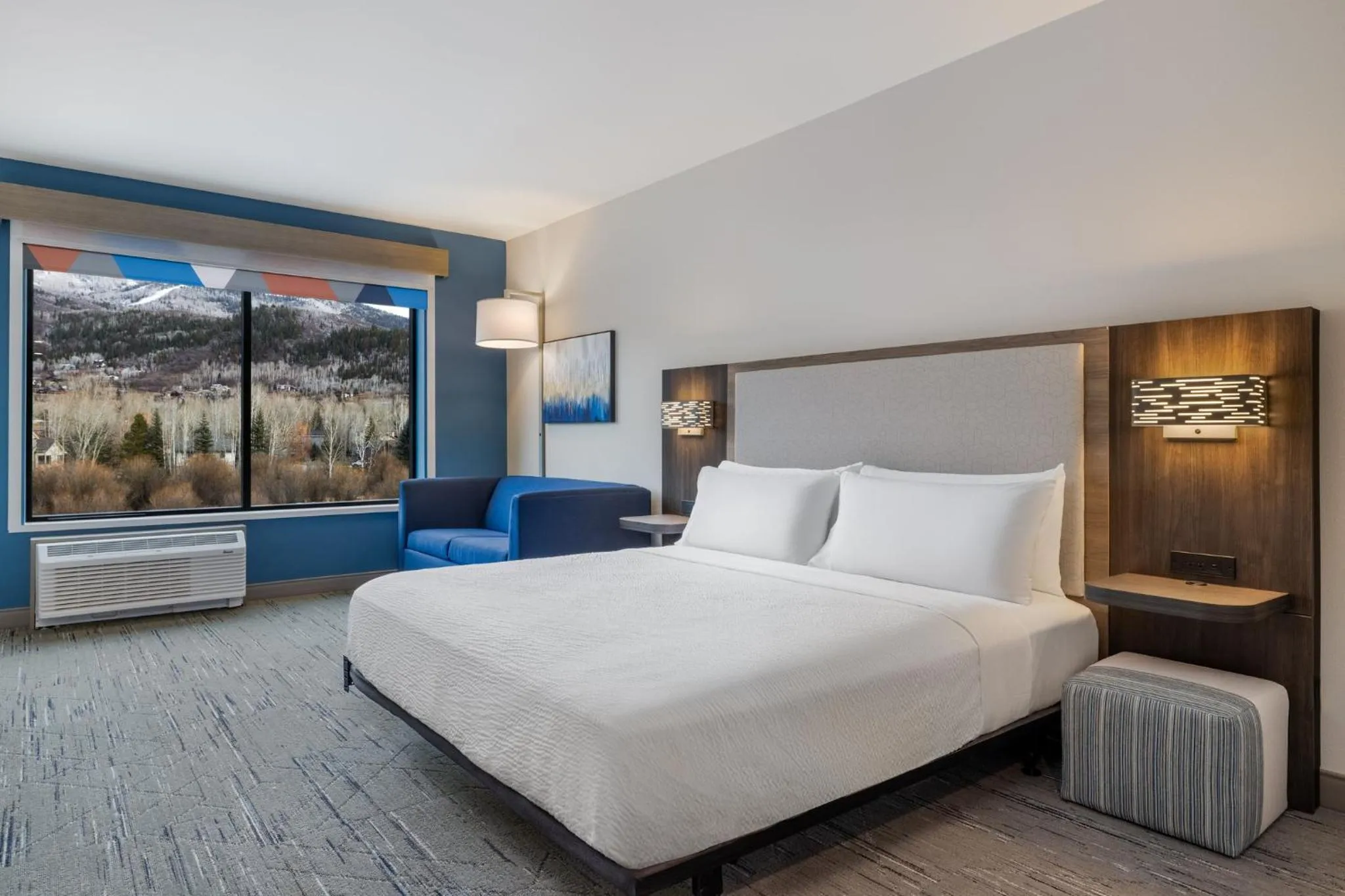 Photo of the whole room, Bed in Holiday Inn Express & Suites Steamboat Springs by IHG