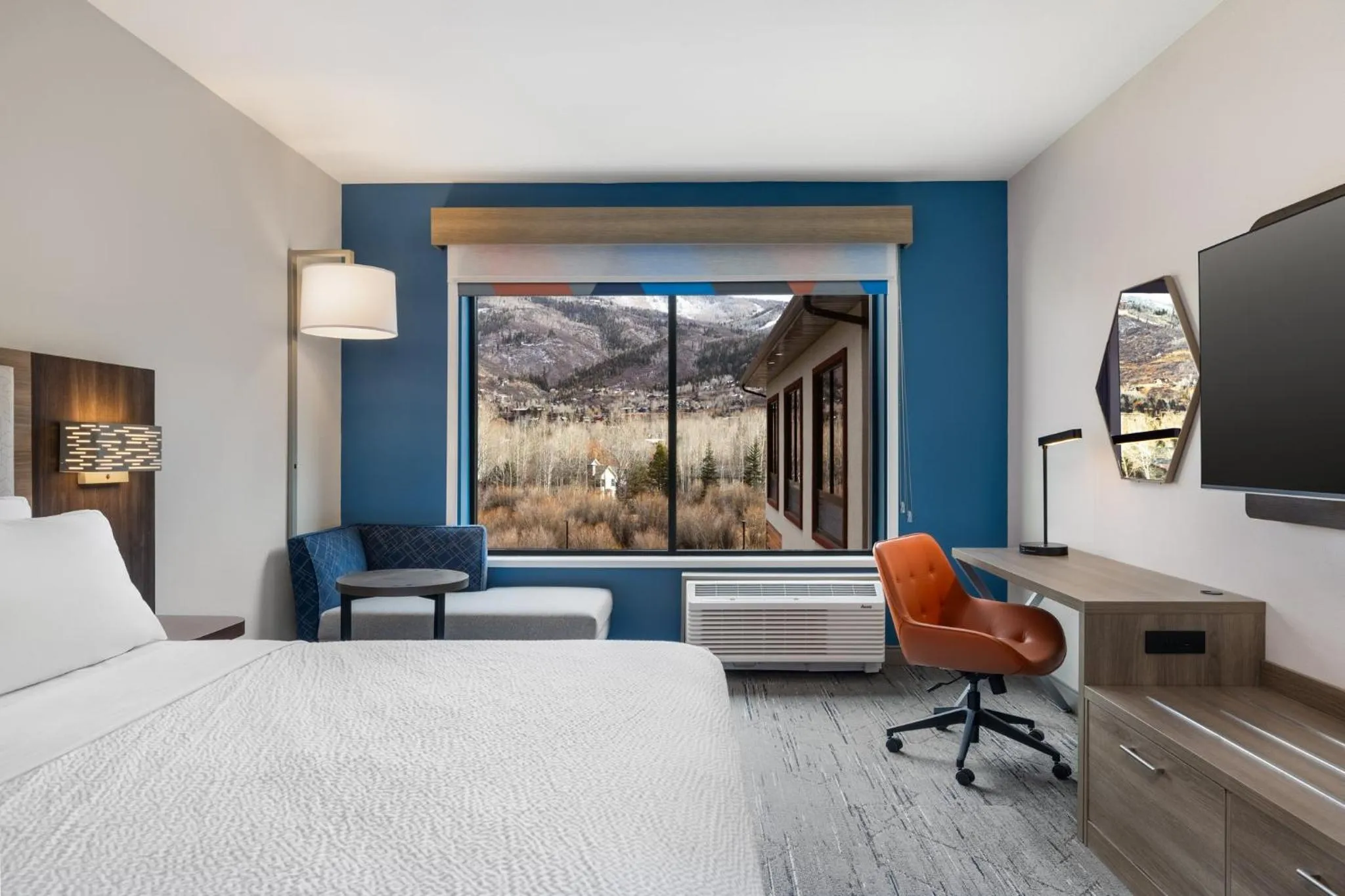 Photo of the whole room, Bed in Holiday Inn Express & Suites Steamboat Springs by IHG