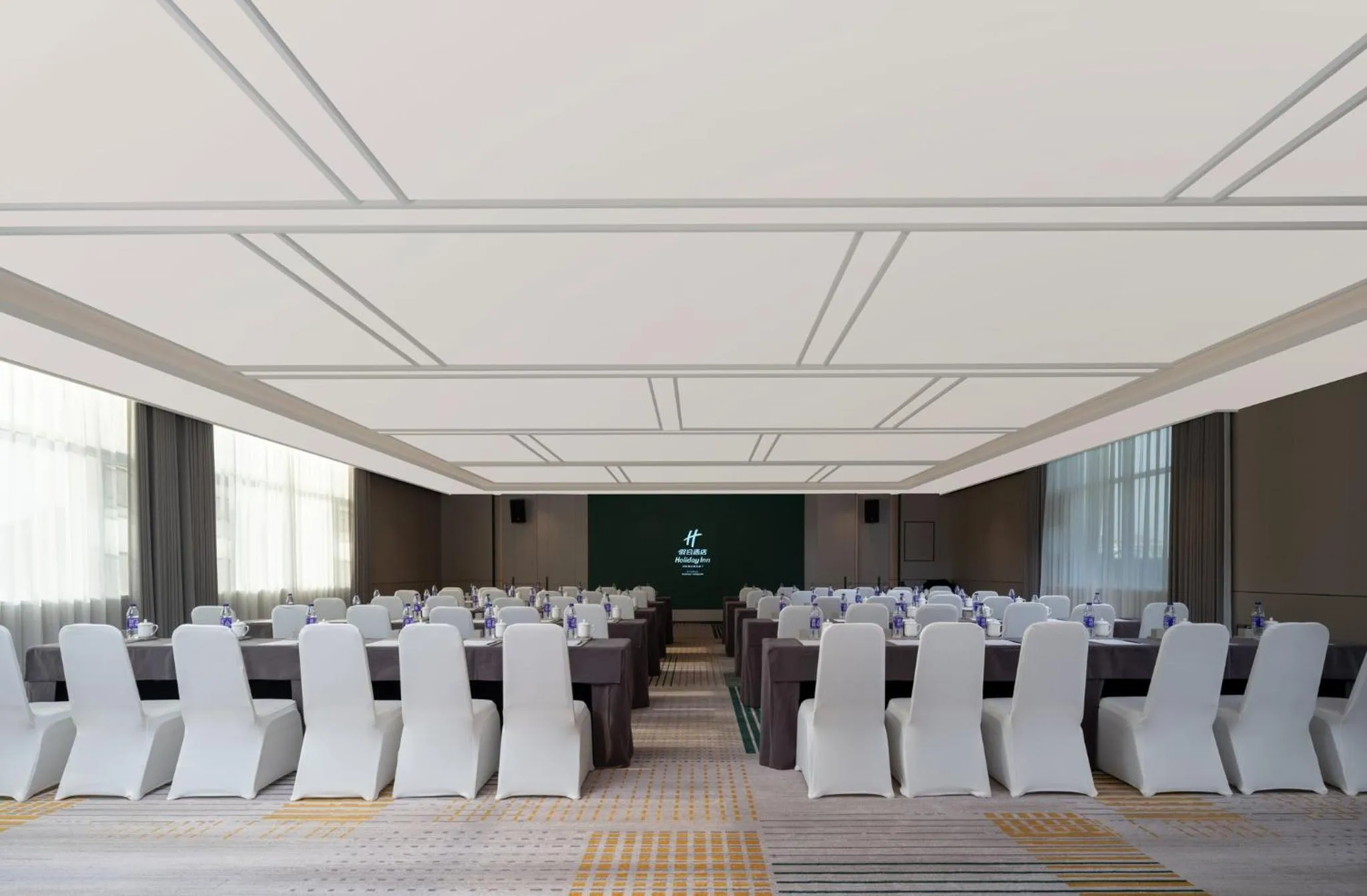 Meeting/conference room in Holiday Inn Xuzhou Yunquan by IHG