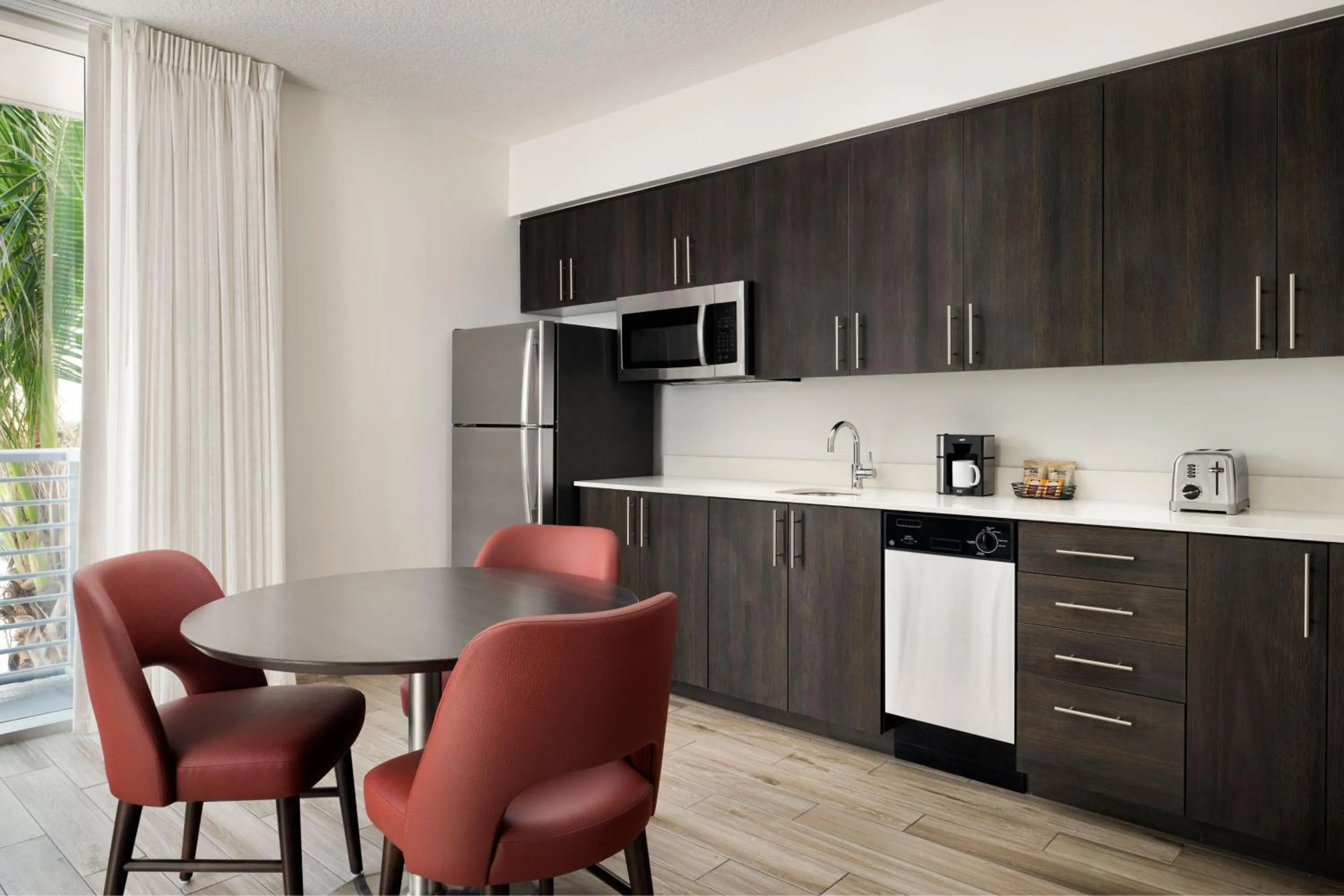 Kitchen or kitchenette in Residence Inn by Marriott Miami Beach Surfside