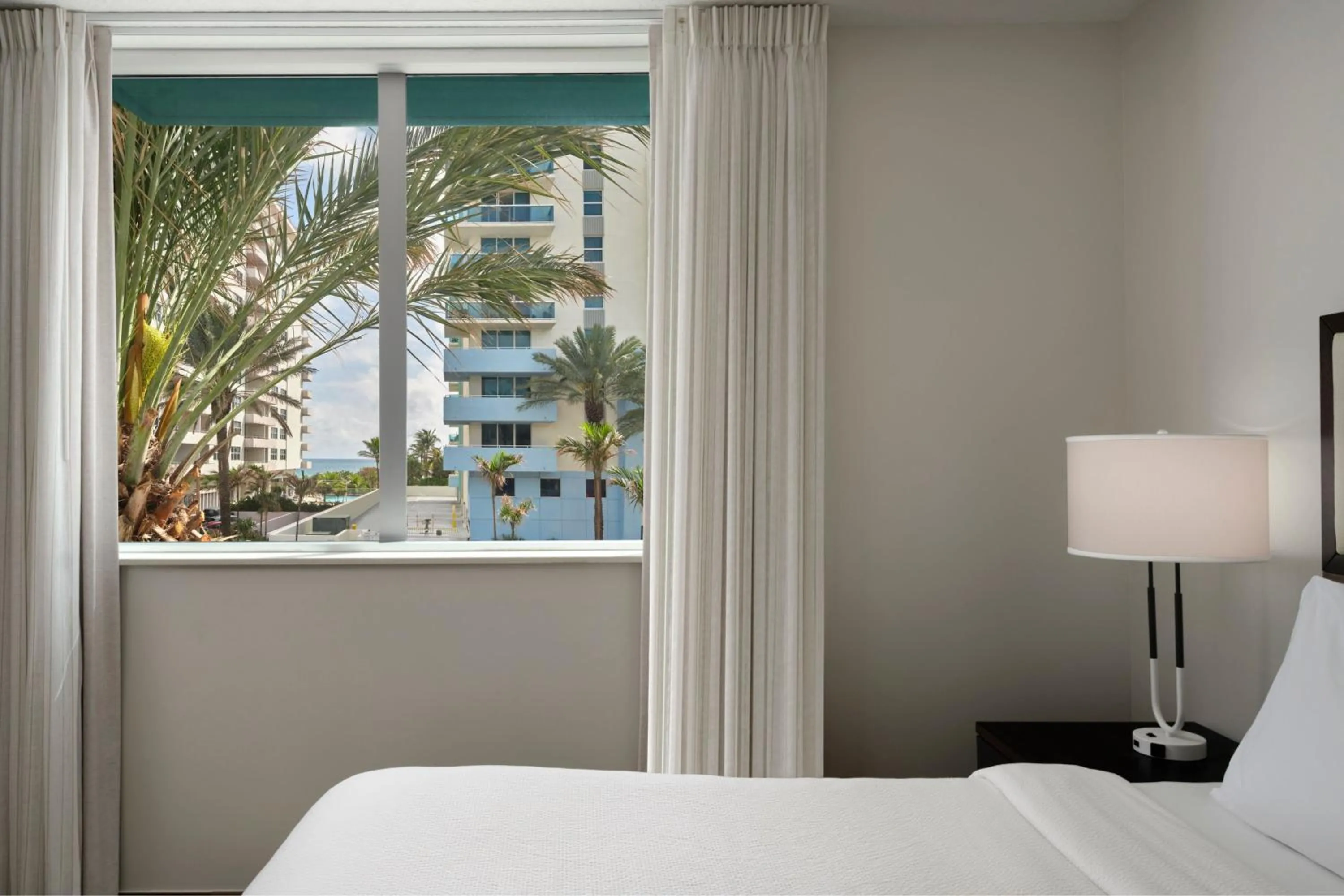 Photo of the whole room, Bed in Residence Inn by Marriott Miami Beach Surfside