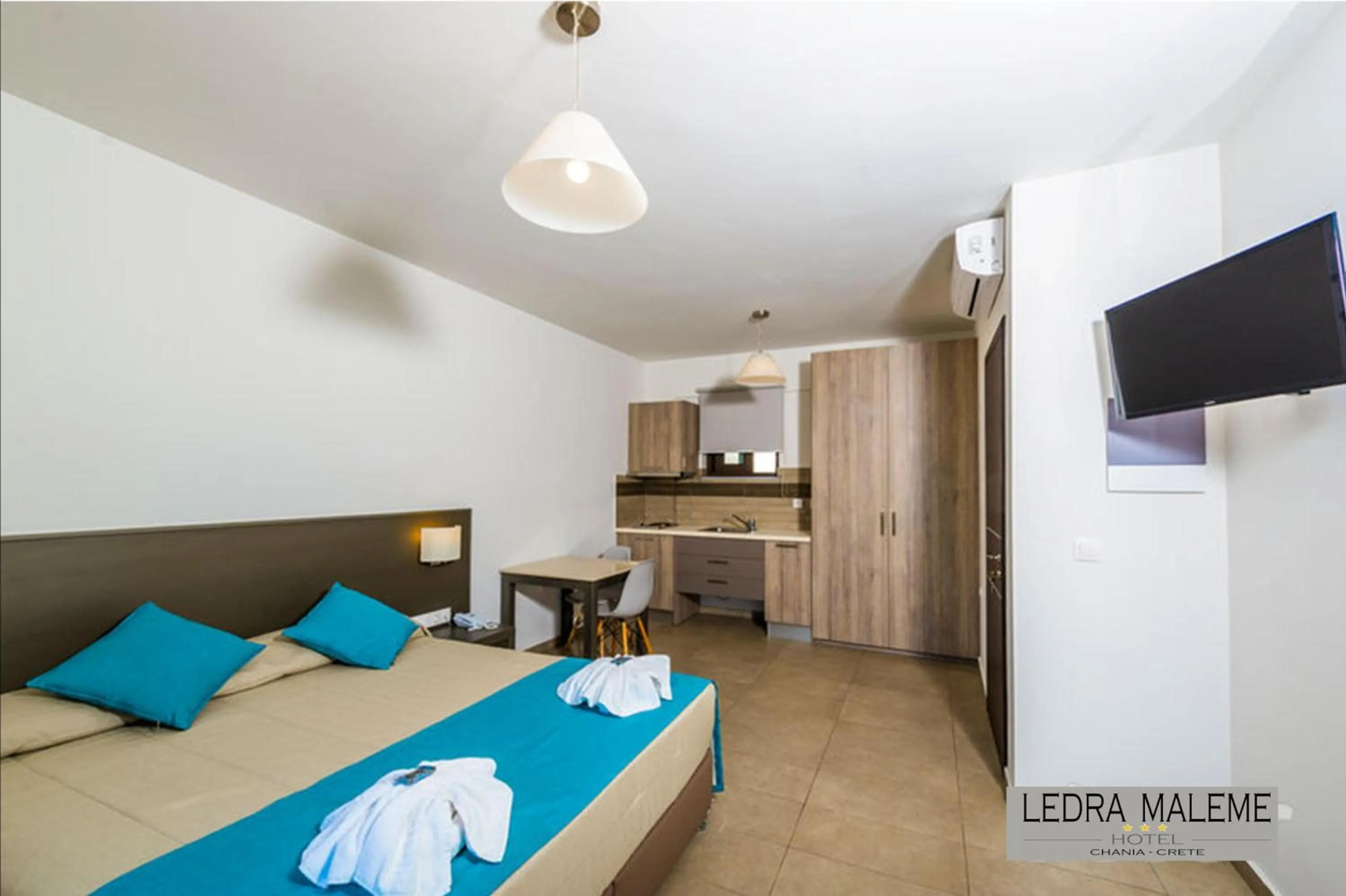 TV and multimedia, Bed in Ledra Maleme Hotel