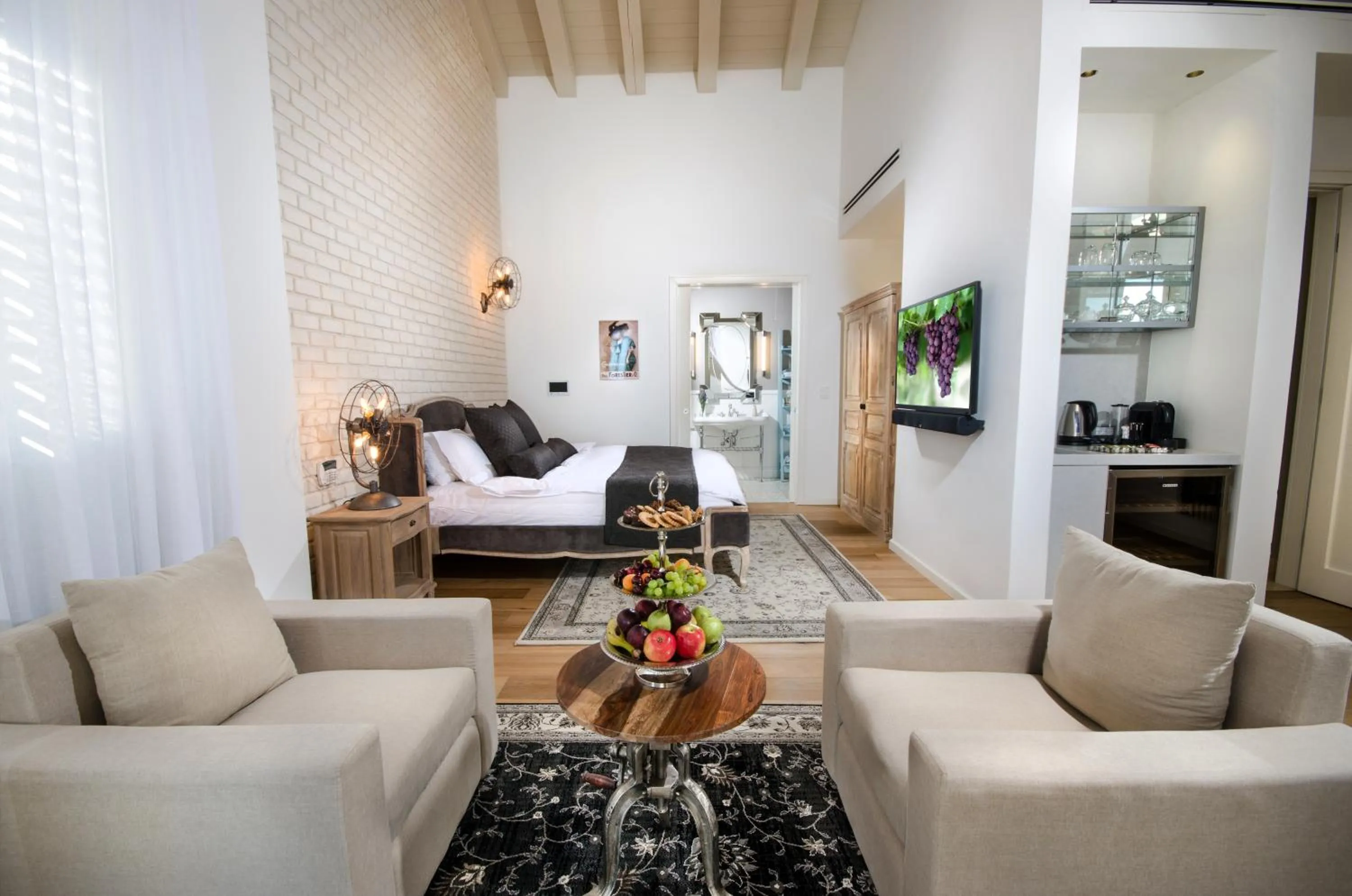 TV and multimedia in Chateau Glili