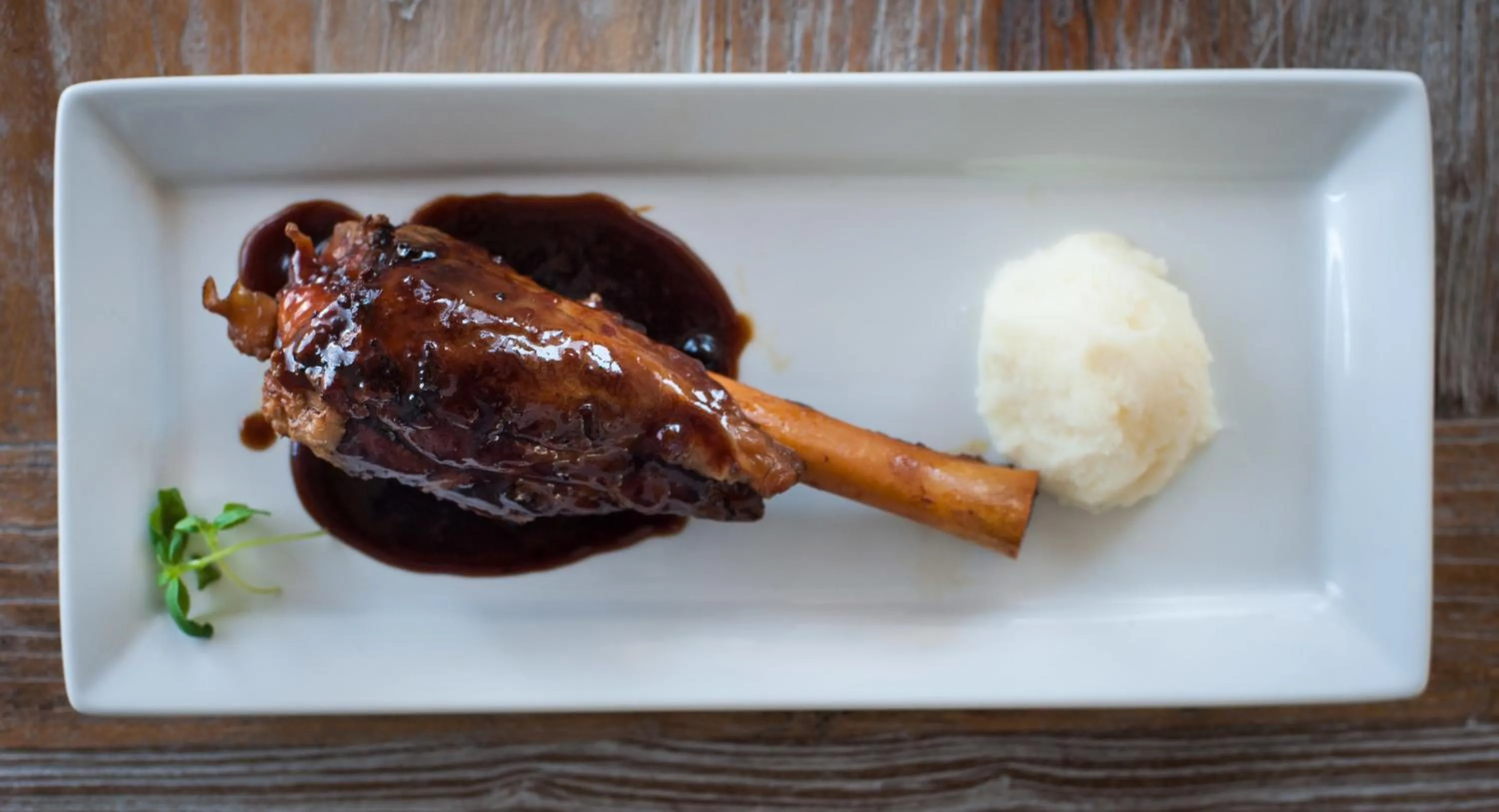 Restaurant/places to eat in Chateau Glili