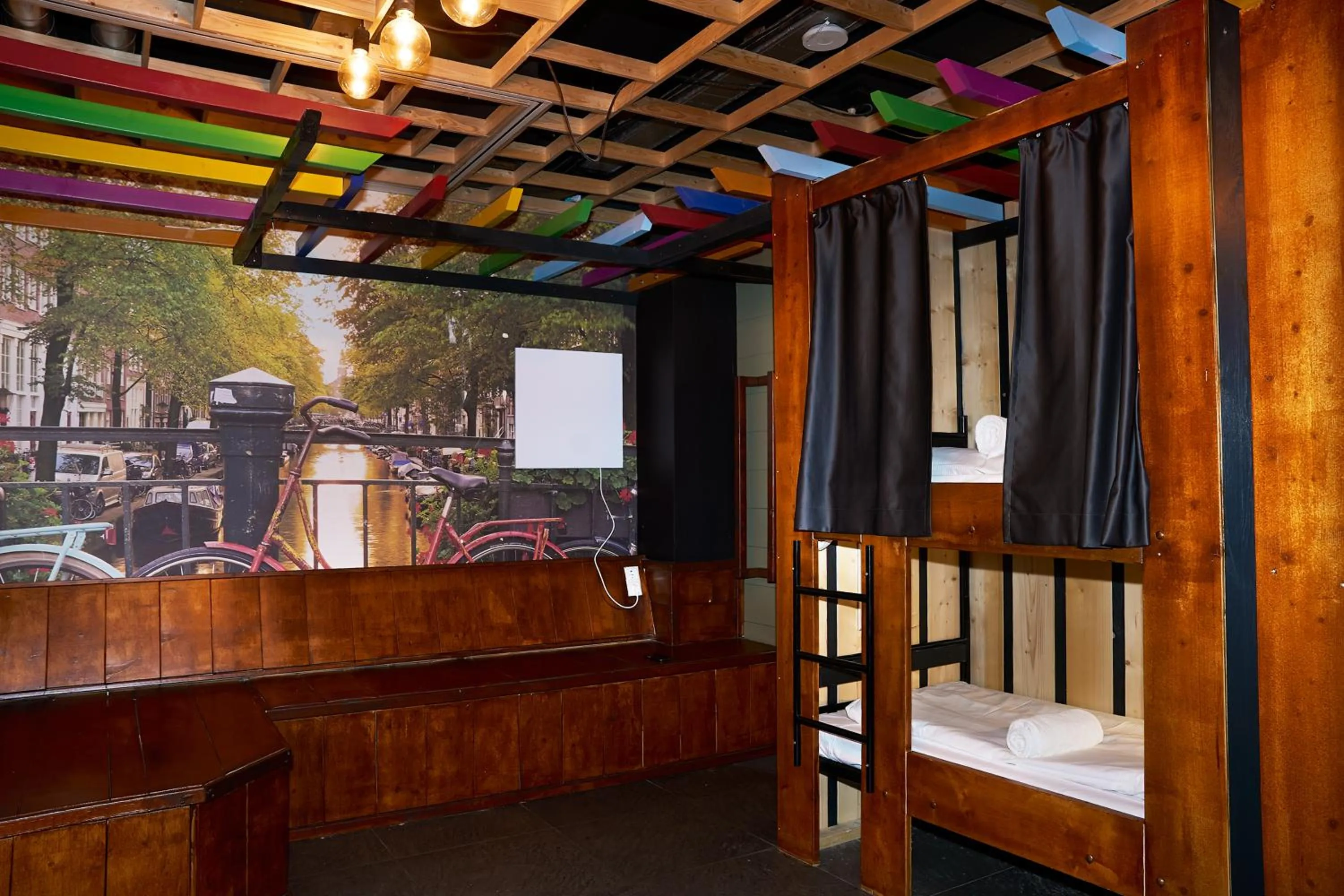 Bedroom in Amsterdam Teleport Hotel