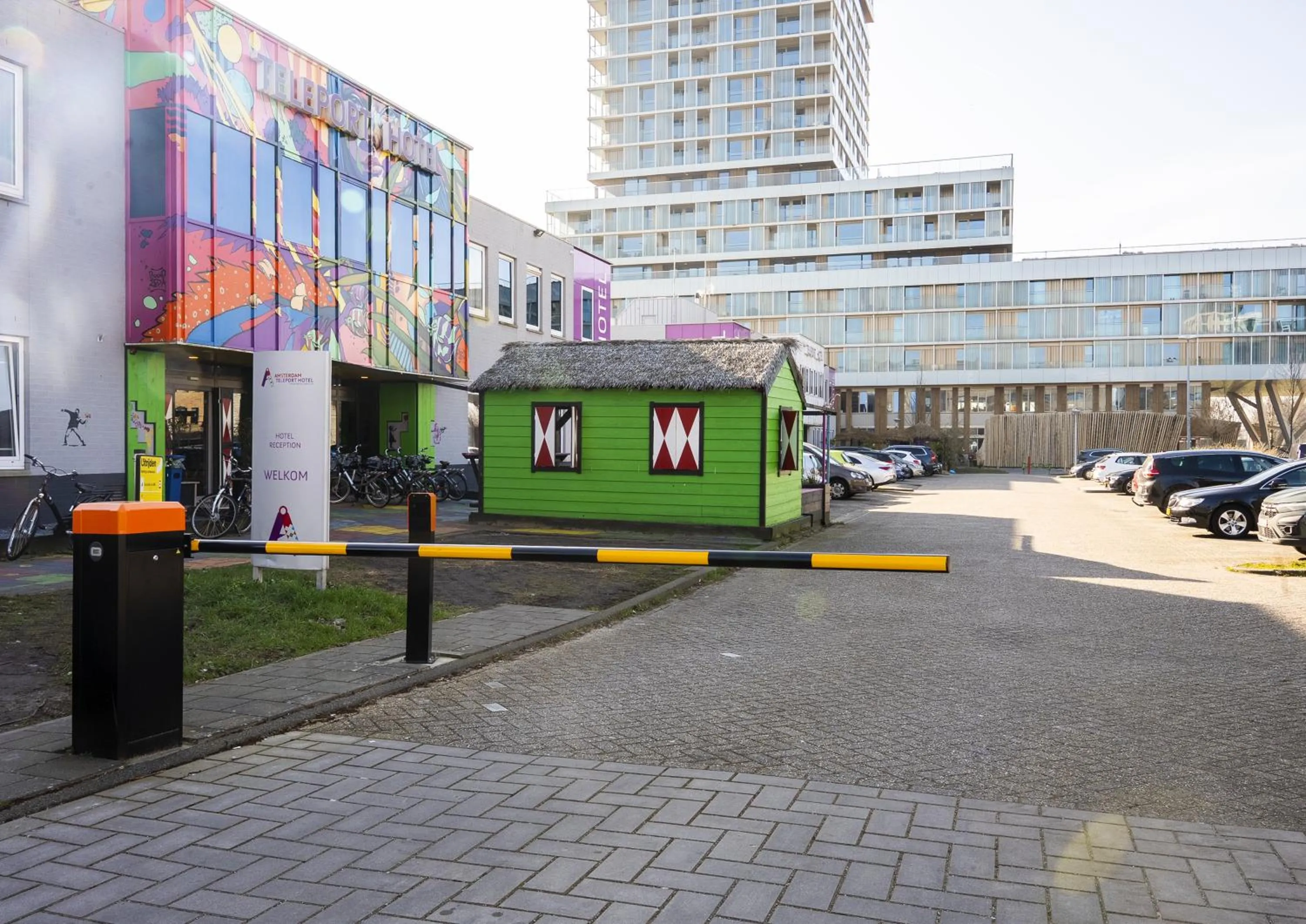 Parking in Amsterdam Teleport Hotel