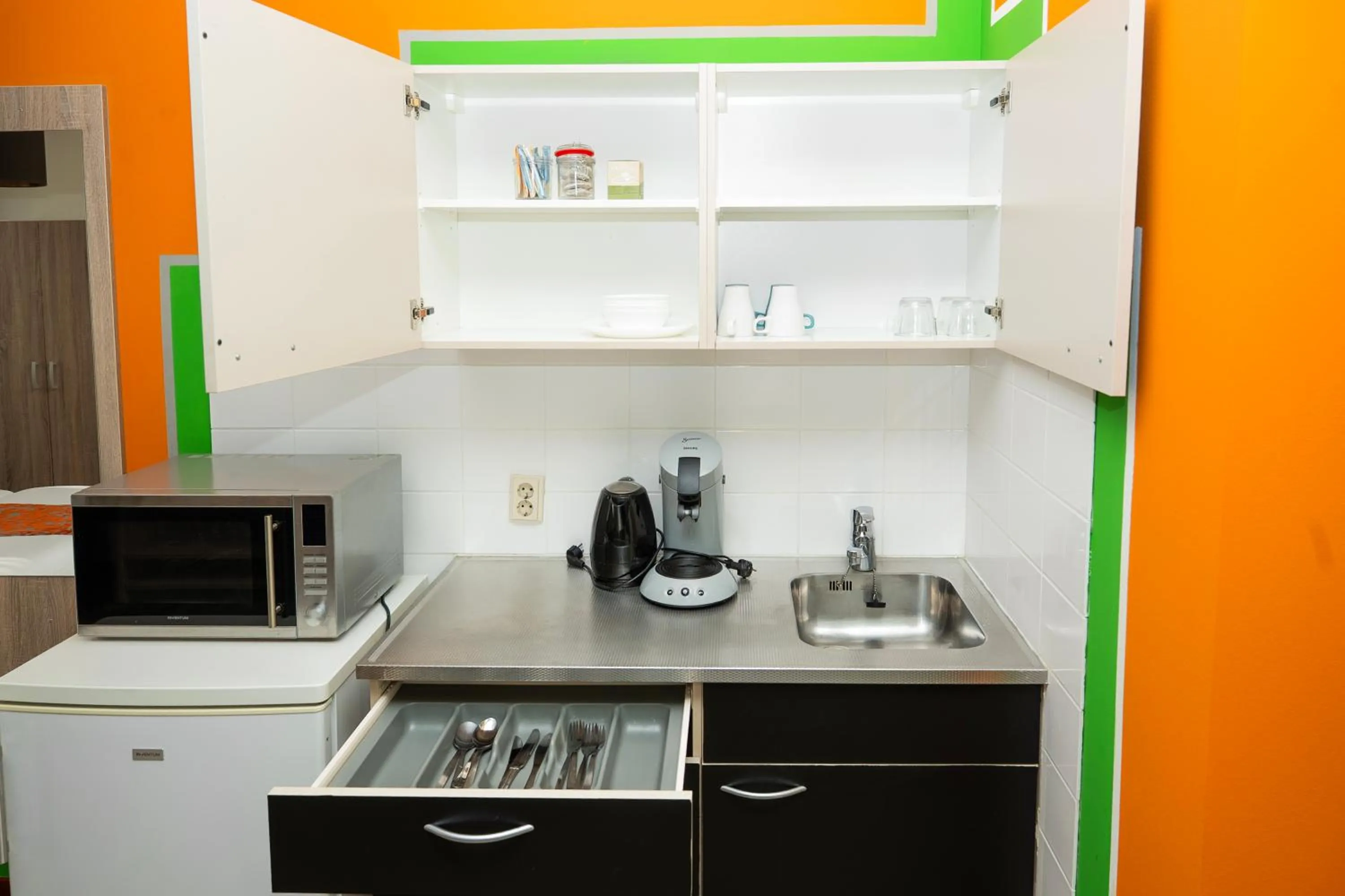 Kitchen or kitchenette in Amsterdam Teleport Hotel