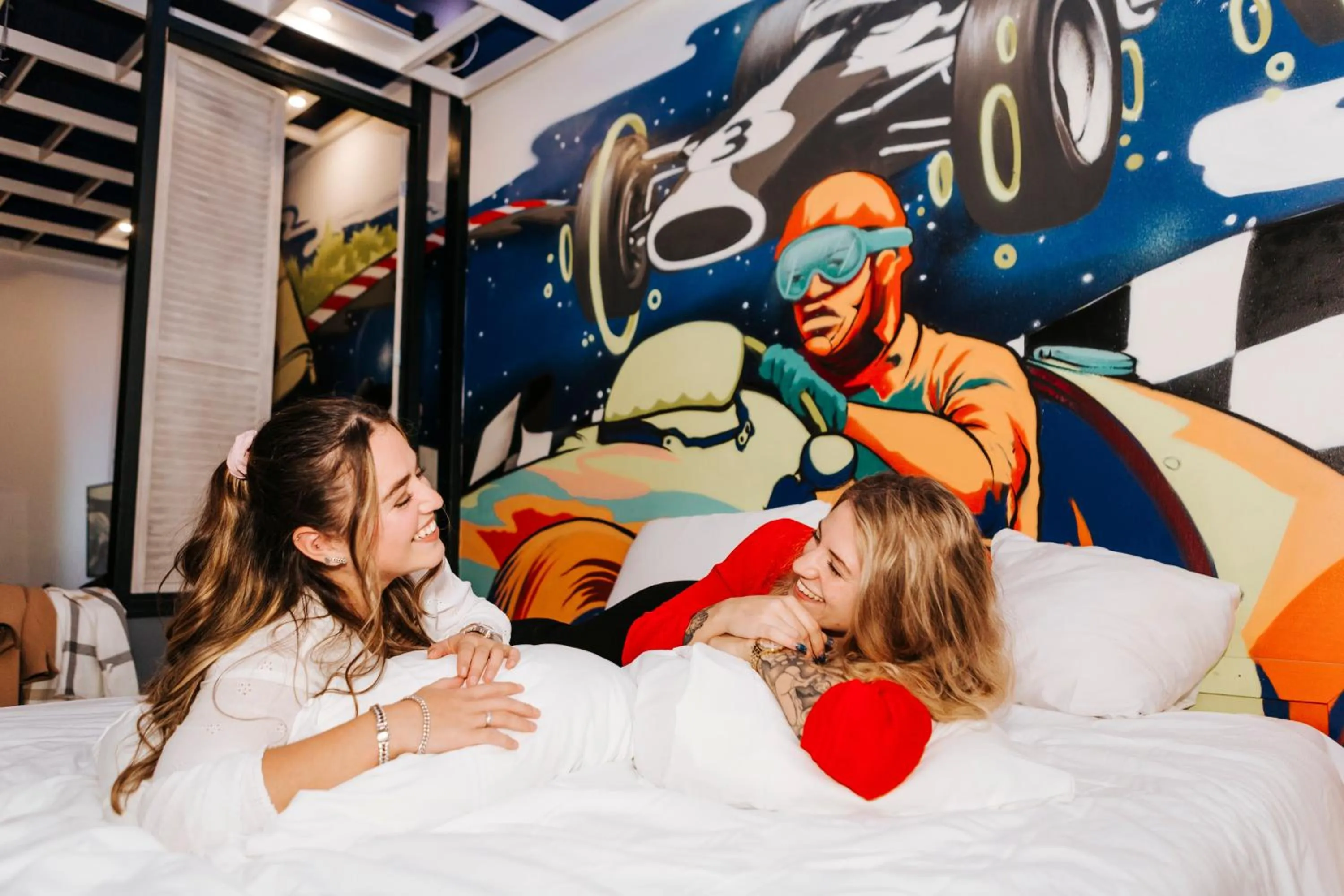 Bed in Amsterdam Teleport Hotel