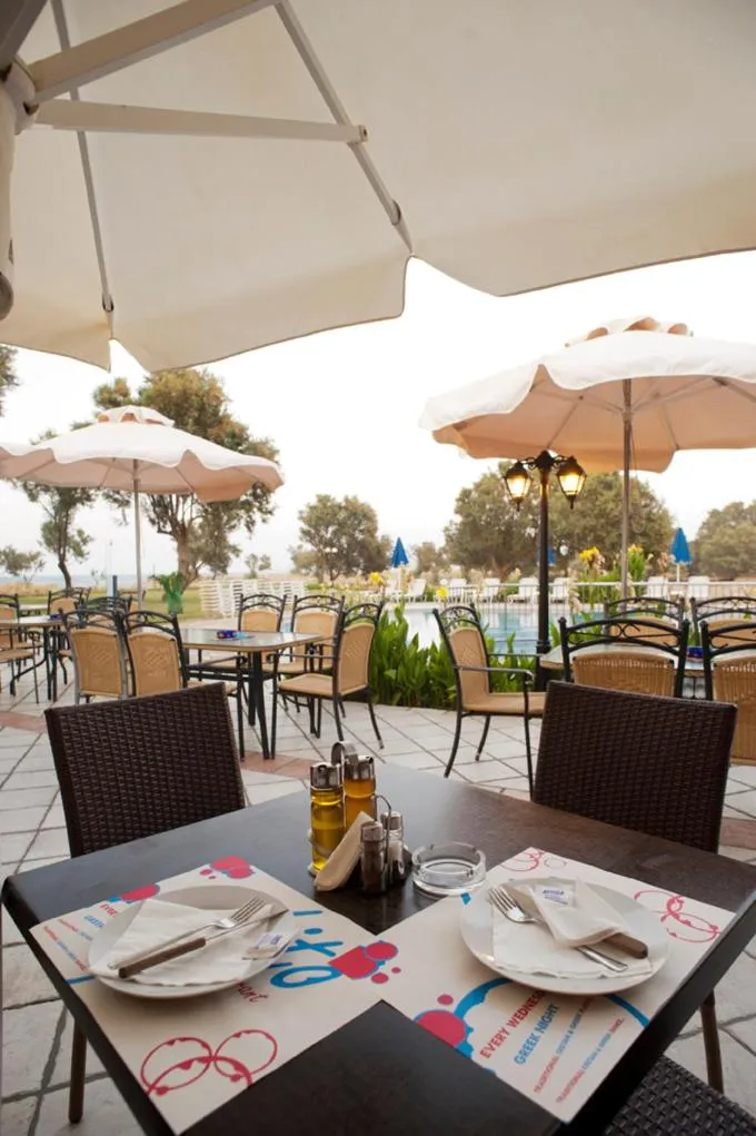 Restaurant/places to eat in Lito Beach Hotel